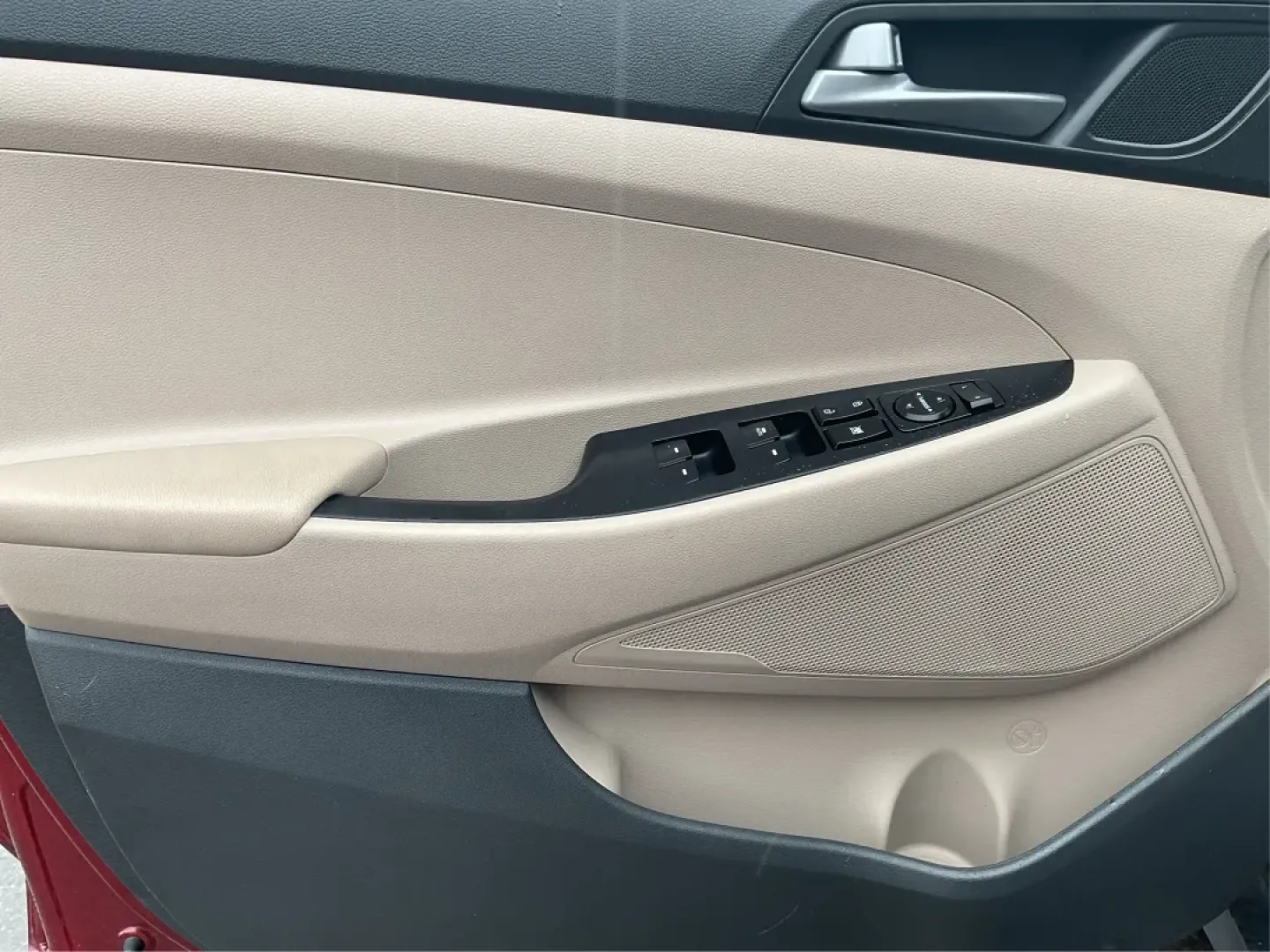 2017 Hyundai Tucson SE (KM8J3CA4XHU) with an Nu 2L I-4 gasoline direct injection engine, located at 8750 N County Rd 25A, Piqua, OH, 45356, (937) 908-9800, 40.164391, -84.232513 - **Experience Adventure with the 2017 Hyundai Tucson SE from Advantage Car and Credit - Piqua!**<br /> <br /> Are you in the market for a reliable SUV that can keep up with your active lifestyle? Look no further than this stunning 2017 Hyundai Tucson SE, available now at Advantage Car and Credit in P - Photo#18