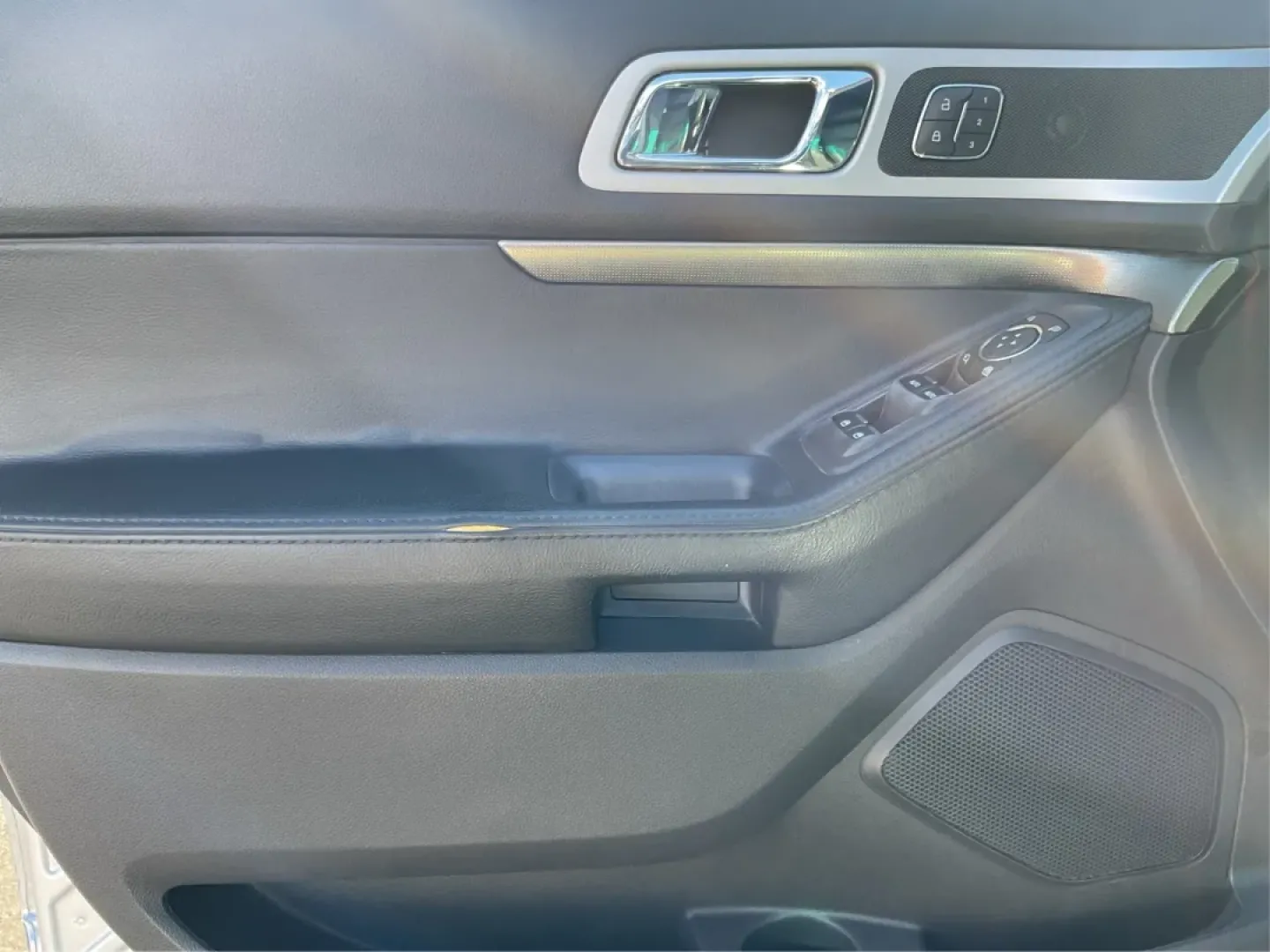 2015 Ford Explorer Sport (1FM5K8GT4FG) with an EcoBoost 3.5L V-6 gasoline direct injection engine, located at 1230 East Main St, Xenia, OH, 45385, (937) 908-9800, 39.688026, -83.910172 - **Elevate Your Adventures with a 2015 Ford Explorer Sport at Advantage Car and Credit Xenia!**<br /> <br /> Are you ready to embark on unforgettable adventures with your family or friends? The 2015 Ford Explorer Sport is designed to be your perfect companion for weekend getaways, daily commutes, an - Photo#19