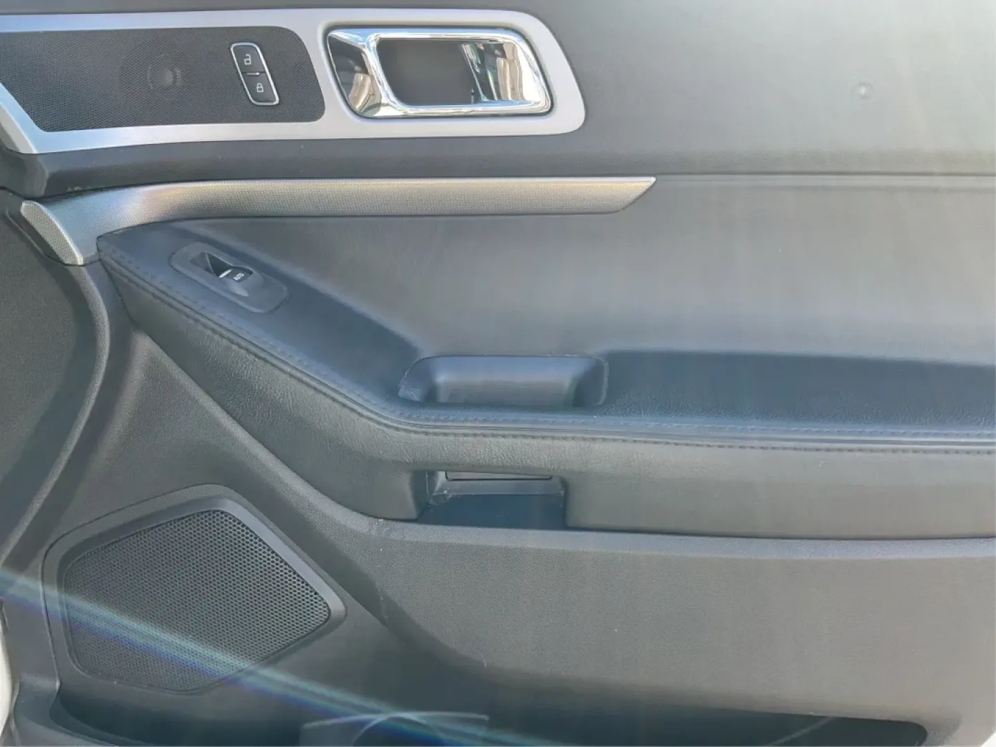 2015 Ford Explorer Sport (1FM5K8GT4FG) with an EcoBoost 3.5L V-6 gasoline direct injection engine, located at 1230 East Main St, Xenia, OH, 45385, (937) 908-9800, 39.688026, -83.910172 - **Elevate Your Adventures with a 2015 Ford Explorer Sport at Advantage Car and Credit Xenia!**<br /> <br /> Are you ready to embark on unforgettable adventures with your family or friends? The 2015 Ford Explorer Sport is designed to be your perfect companion for weekend getaways, daily commutes, an - Photo#20