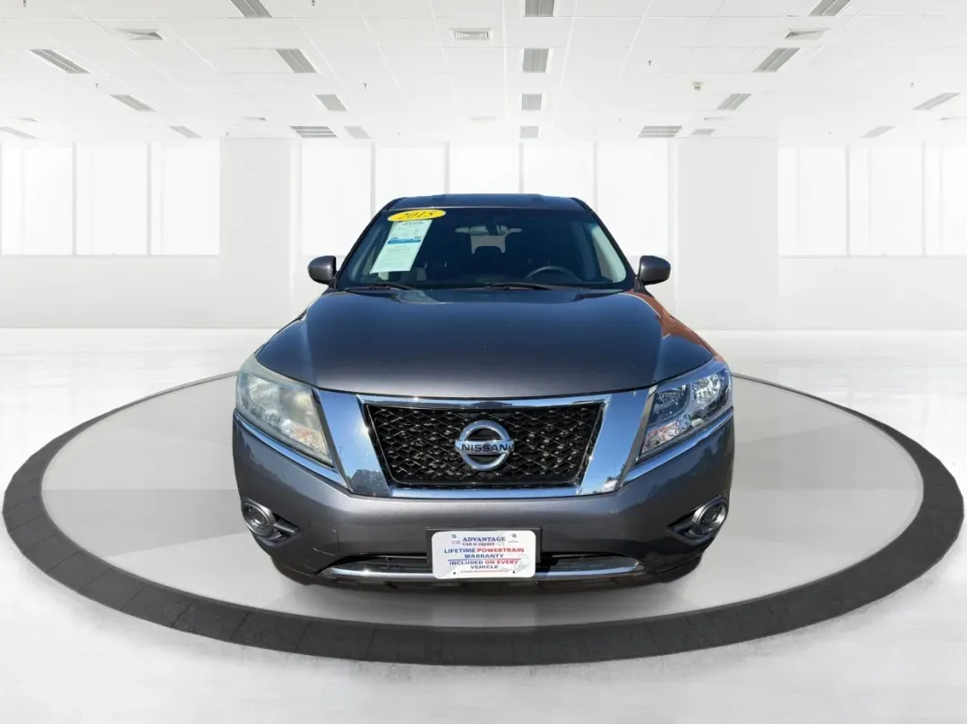 2015 Nissan Pathfinder S (5N1AR2MM5FC) with an 3.5L V-6 DOHC engine, located at 8750 N County Rd 25A, Piqua, OH, 45356, (937) 908-9800, 40.164391, -84.232513 - **Adventure Awaits with the 2015 Nissan Pathfinder at Advantage Car and Credit - Riverside!**<br /> <br /> Are you ready to elevate your family's adventures or weekend getaways? The 2015 Nissan Pathfinder, now available at Advantage Car and Credit in Riverside, OH, is the perfect vehicle to accompan - Photo#7