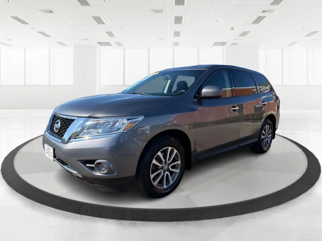 2015 Nissan Pathfinder S (5N1AR2MM5FC) with an 3.5L V-6 DOHC engine, located at 8750 N County Rd 25A, Piqua, OH, 45356, (937) 908-9800, 40.164391, -84.232513 - **Adventure Awaits with the 2015 Nissan Pathfinder at Advantage Car and Credit - Riverside!**<br /> <br /> Are you ready to elevate your family's adventures or weekend getaways? The 2015 Nissan Pathfinder, now available at Advantage Car and Credit in Riverside, OH, is the perfect vehicle to accompan - Photo#8