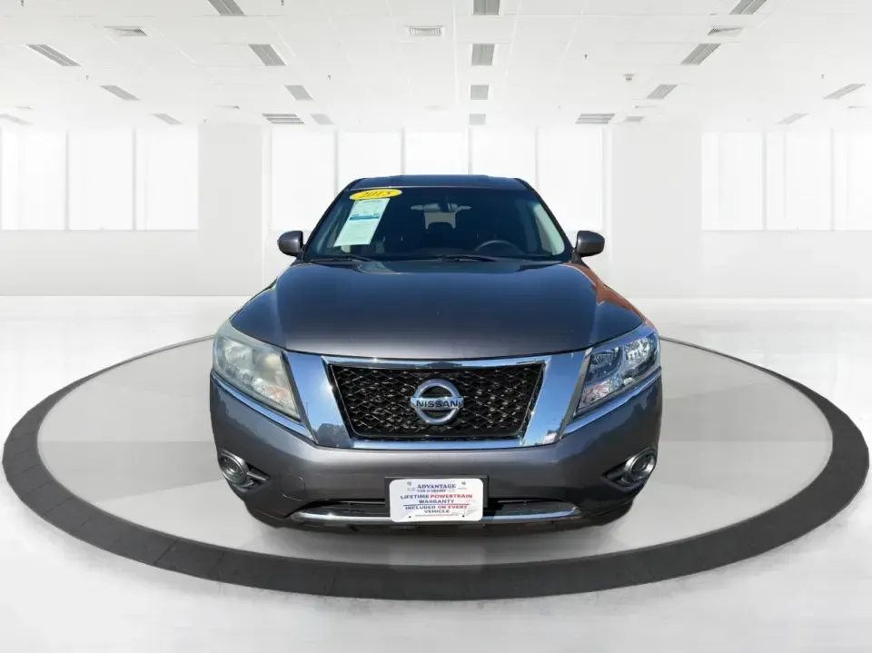 2015 Nissan Pathfinder S (5N1AR2MM5FC) with an 3.5L V-6 DOHC engine, Continuously Variable Transmission transmission, located at 4508 South Dixie Dr, Moraine, OH, 45439, (937) 908-9800, 39.689976, -84.218452 - **Adventure Awaits with the 2015 Nissan Pathfinder at Advantage Car and Credit - Riverside!**<br /> <br /> Are you ready to elevate your family's adventures or weekend getaways? The 2015 Nissan Pathfinder, now available at Advantage Car and Credit in Riverside, OH, is the perfect vehicle to accompan - Photo#7