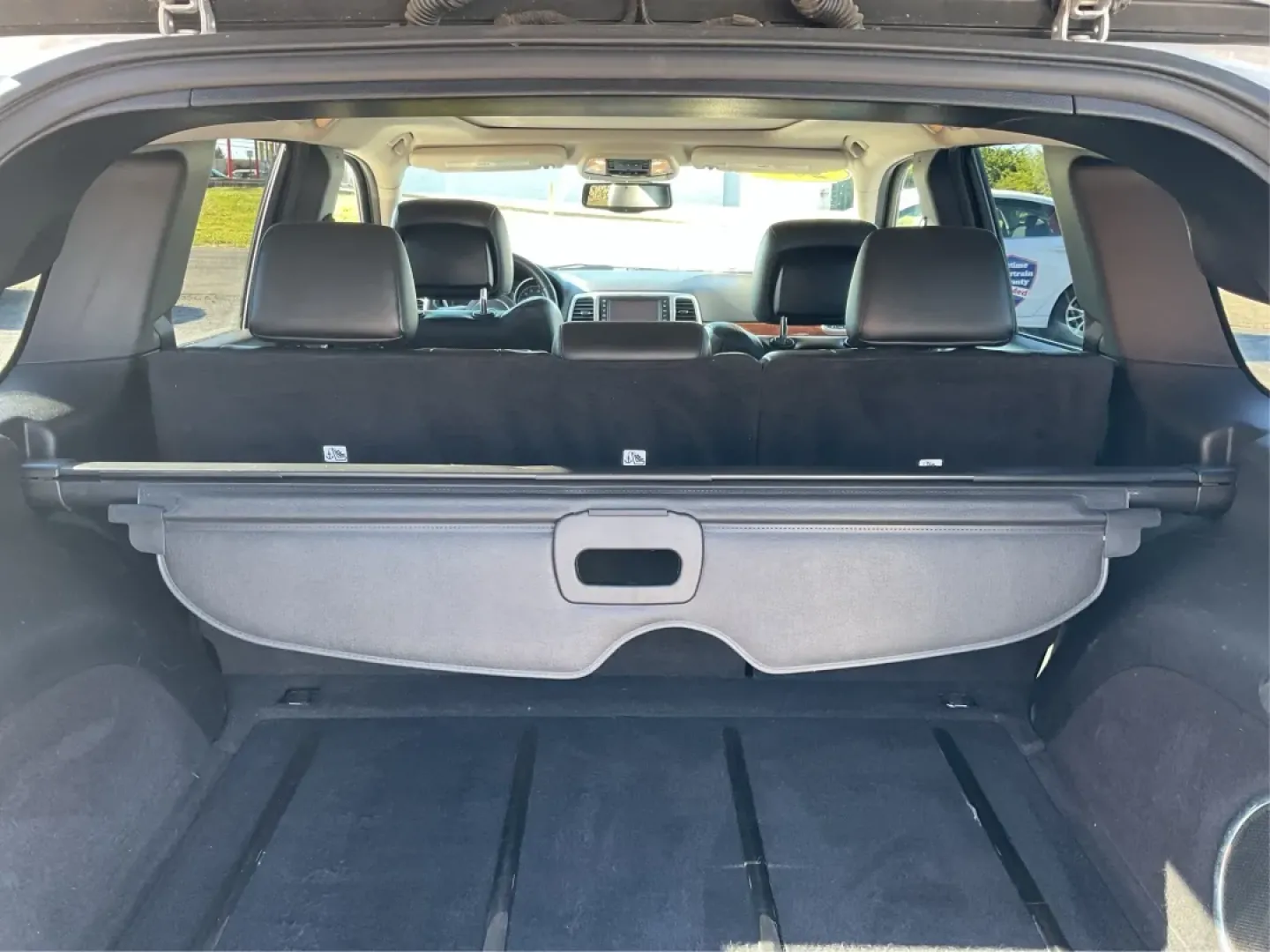 2011 Jeep Grand Cherokee Limited (1J4RR5GT0BC) with an Other engine, located at 1099 N County Rd 25A, Troy, OH, 45373, (937) 908-9800, 40.057079, -84.212883 - Discover the ultimate adventure companion waiting for you at Advantage Car and Credit - Troy, located at 1099 N County Rd 25A, Troy, OH 45373. Our **2011 Jeep Grand Cherokee Limited** is designed for those who crave exploration without sacrificing comfort. Ideal for weekend getaways, this SUV seamle - Photo#12