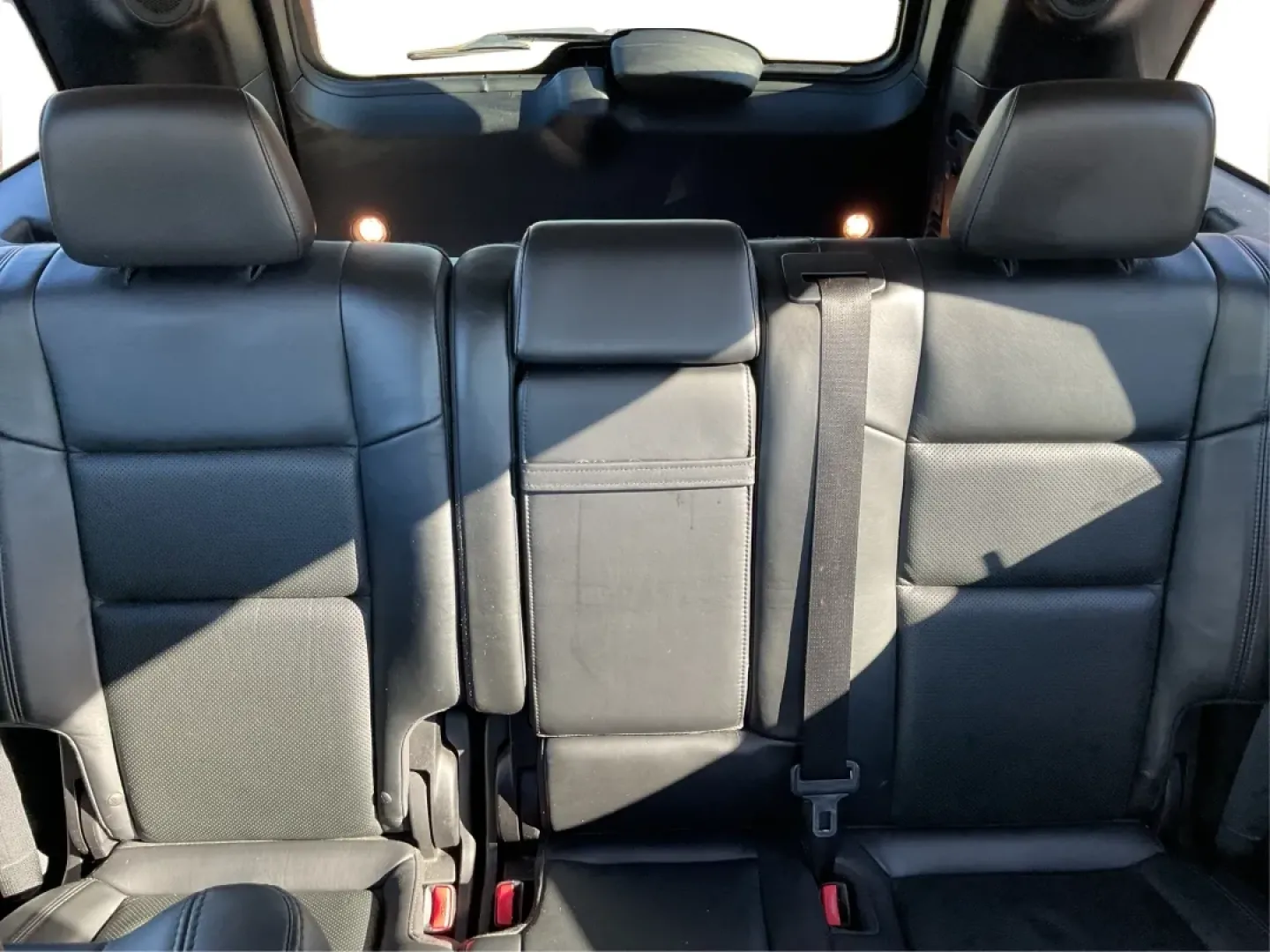 2011 Jeep Grand Cherokee Limited (1J4RR5GT0BC) with an Other engine, located at 1099 N County Rd 25A, Troy, OH, 45373, (937) 908-9800, 40.057079, -84.212883 - Discover the ultimate adventure companion waiting for you at Advantage Car and Credit - Troy, located at 1099 N County Rd 25A, Troy, OH 45373. Our **2011 Jeep Grand Cherokee Limited** is designed for those who crave exploration without sacrificing comfort. Ideal for weekend getaways, this SUV seamle - Photo#14