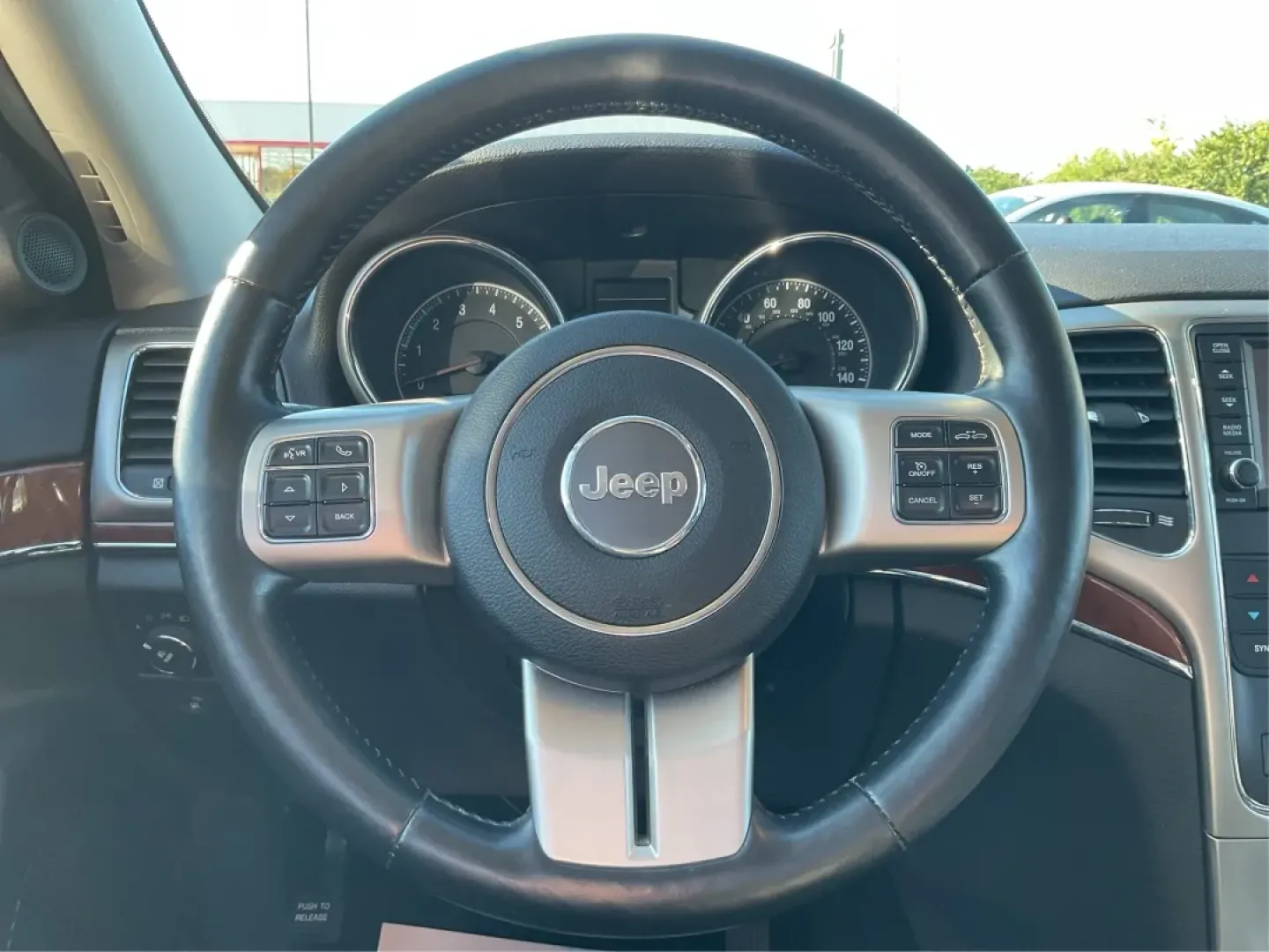 2011 Jeep Grand Cherokee Limited (1J4RR5GT0BC) with an Other engine, located at 1099 N County Rd 25A, Troy, OH, 45373, (937) 908-9800, 40.057079, -84.212883 - Discover the ultimate adventure companion waiting for you at Advantage Car and Credit - Troy, located at 1099 N County Rd 25A, Troy, OH 45373. Our **2011 Jeep Grand Cherokee Limited** is designed for those who crave exploration without sacrificing comfort. Ideal for weekend getaways, this SUV seamle - Photo#16