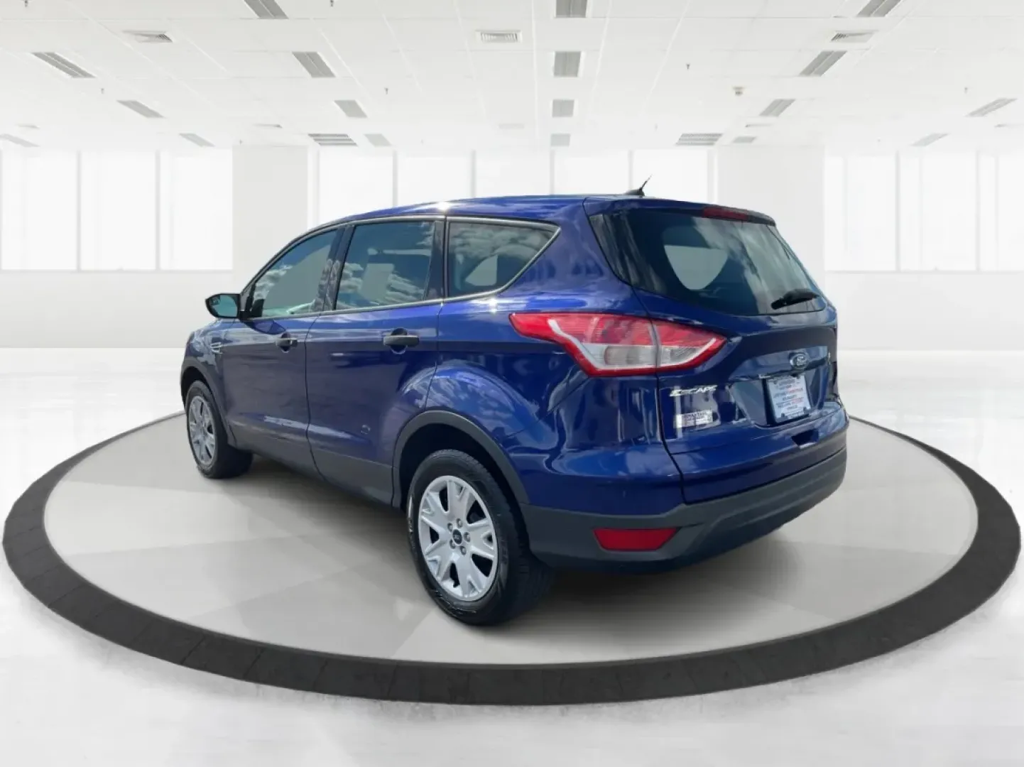 2016 Ford Escape S (1FMCU0F77GU) with an Duratec 2.5L I-4 DOHC engine, located at 4508 South Dixie Dr, Moraine, OH, 45439, (937) 908-9800, 39.689976, -84.218452 - Discover the perfect blend of style, reliability, and versatility with this exceptional 2016 Ford Escape, ideal for weekend adventures and daily commutes. Whether you're a growing family needing extra space, a commuter seeking comfort, or an outdoor enthusiast ready for your next journey, this SUV c - Photo#3