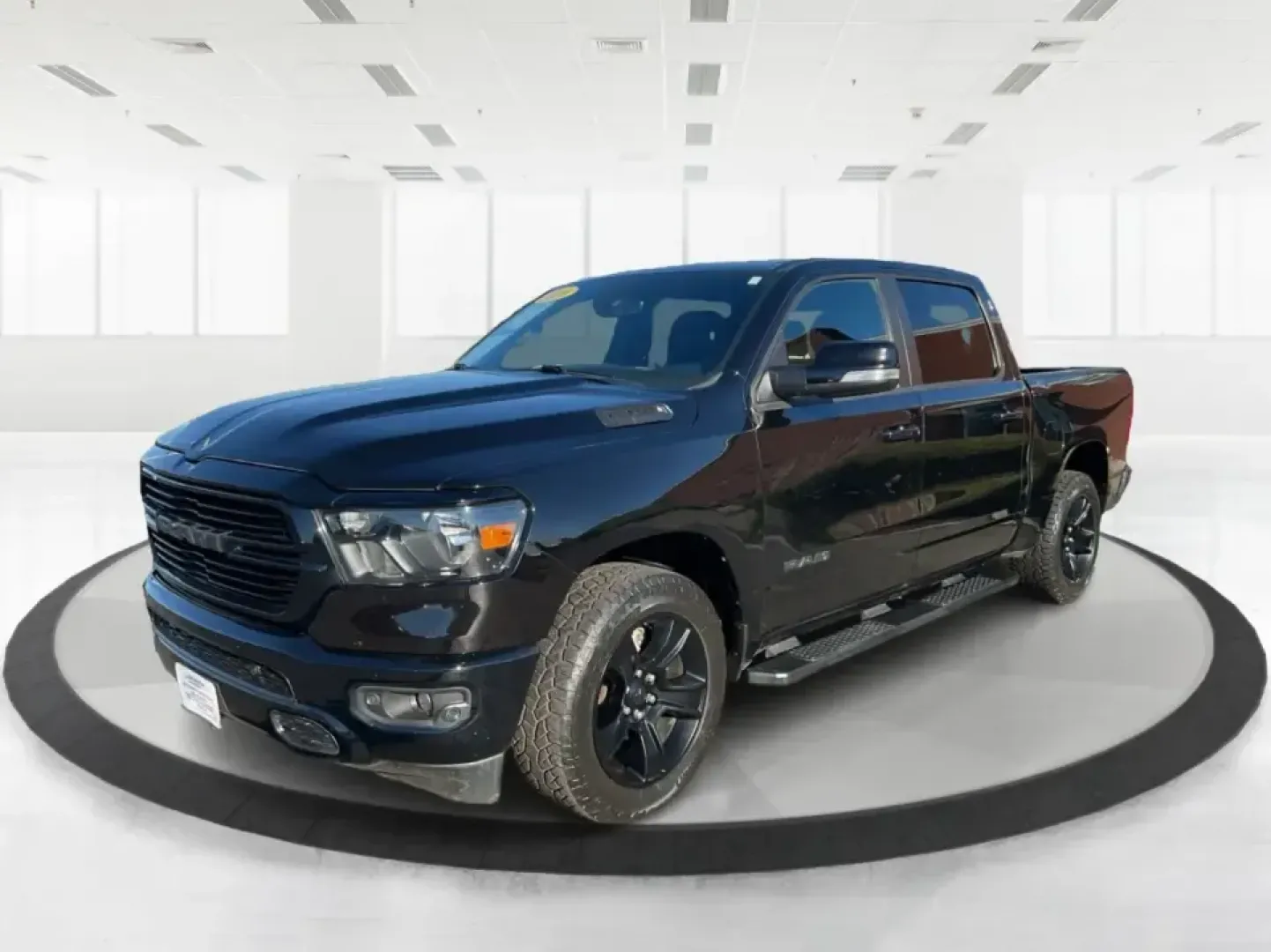2020 Ram 1500 Big Horn Crew Cab 4x4 5'7 Box (1C6SRFFT8LN) with an 5.7L V8 OHV 16V engine, 8A transmission, located at 1230 East Main St, Xenia, OH, 45385, (937) 908-9800, 39.688026, -83.910172 - **Unleash Adventure with the 2020 Ram 1500 Big Horn Crew Cab 4x4! Perfect for Your Lifestyle!**<br /> <br /> Are you ready to elevate your driving experience? The 2020 Ram 1500 Big Horn Crew Cab 4x4 is your ultimate companion for weekend getaways, daily commutes, or even family road trips. With its - Photo#8