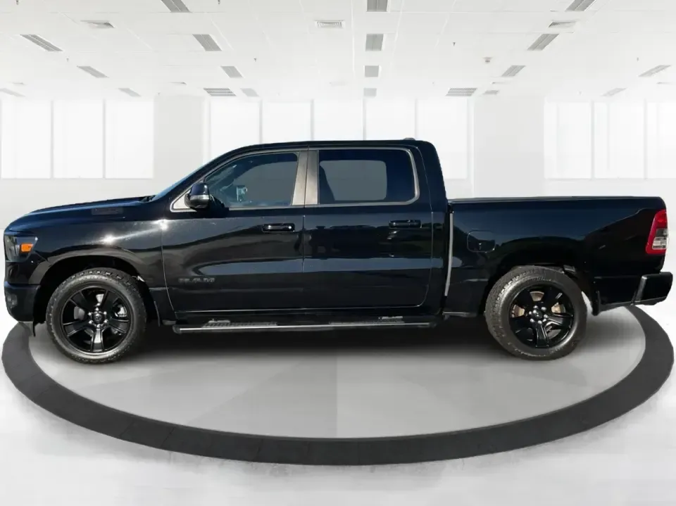 2020 Ram 1500 Big Horn Crew Cab 4x4 5'7 Box (1C6SRFFT8LN) with an 5.7L V8 OHV 16V engine, 8A transmission, located at 4508 South Dixie Dr, Moraine, OH, 45439, (937) 908-9800, 39.689976, -84.218452 - **Unleash Adventure with the 2020 Ram 1500 Big Horn Crew Cab 4x4! Perfect for Your Lifestyle!**<br /> <br /> Are you ready to elevate your driving experience? The 2020 Ram 1500 Big Horn Crew Cab 4x4 is your ultimate companion for weekend getaways, daily commutes, or even family road trips. With its - Photo#5