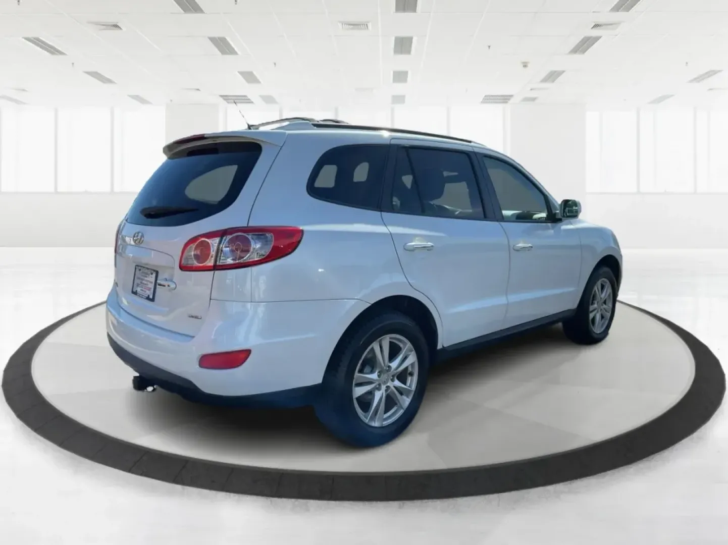 2012 Hyundai Santa Fe Limited V6 (5XYZK4AGXCG) with an 3.5L V-6 DOHC engine, located at 880 E. National Road, Vandalia, OH, 45377, (937) 908-9800, 39.891918, -84.183594 - **Adventure Awaits with This 2012 Hyundai Santa Fe Limited V6!**<br /> <br /> If you're in the market for a reliable SUV that effortlessly blends style, comfort, and capability, look no further than this stunning 2012 Hyundai Santa Fe Limited V6. Perfect for growing families, weekend adventures, or - Photo#2