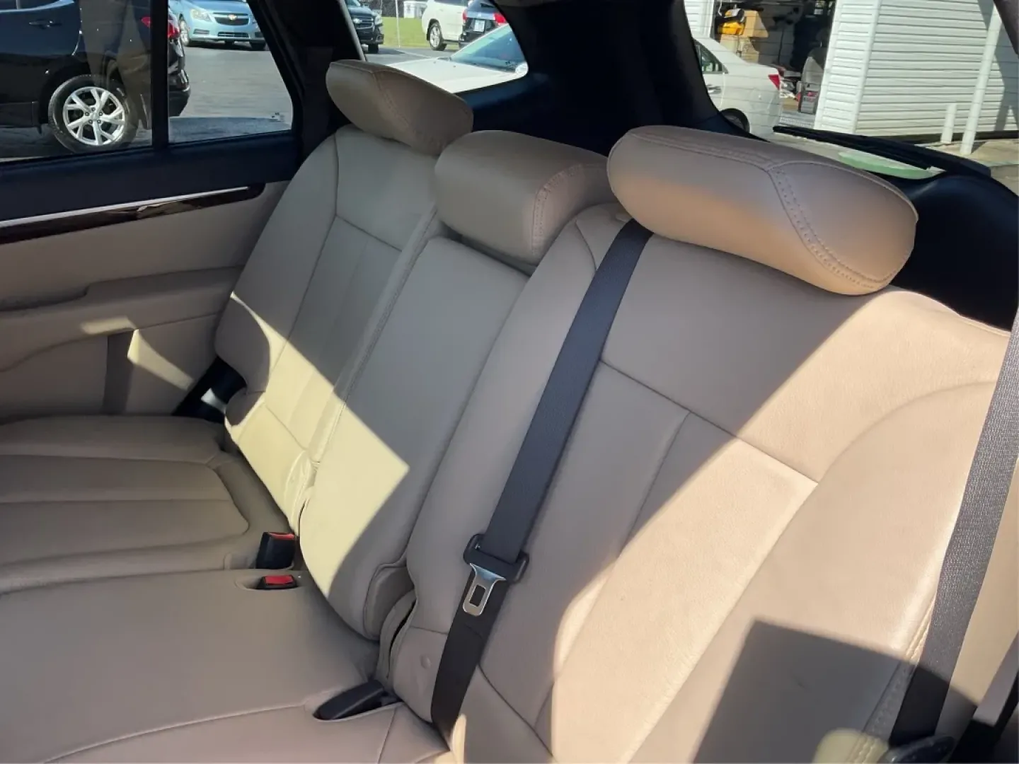 2012 Hyundai Santa Fe Limited V6 (5XYZK4AGXCG) with an 3.5L V-6 DOHC engine, located at 880 E. National Road, Vandalia, OH, 45377, (937) 908-9800, 39.891918, -84.183594 - **Adventure Awaits with This 2012 Hyundai Santa Fe Limited V6!**<br /> <br /> If you're in the market for a reliable SUV that effortlessly blends style, comfort, and capability, look no further than this stunning 2012 Hyundai Santa Fe Limited V6. Perfect for growing families, weekend adventures, or - Photo#9