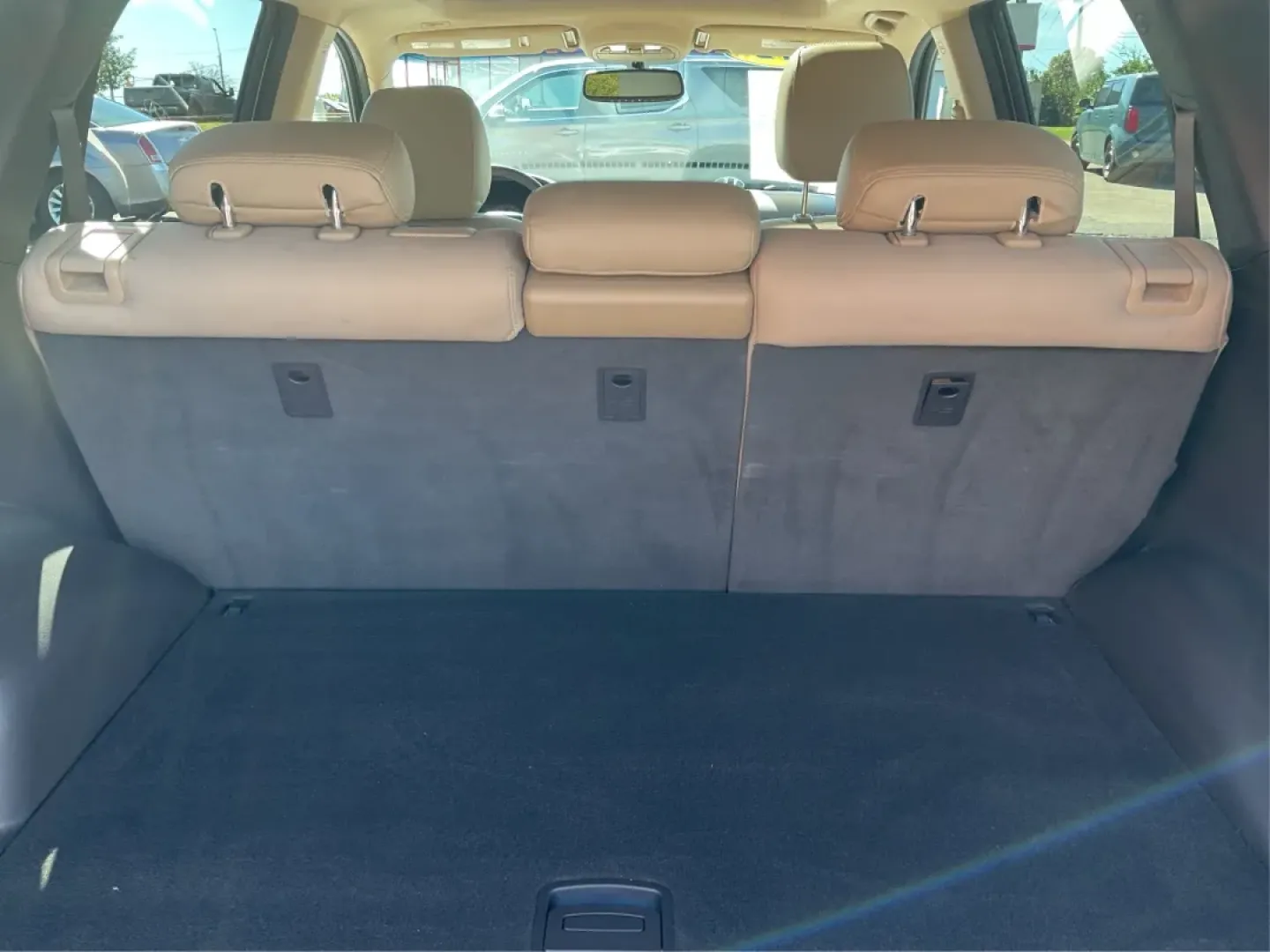 2012 Hyundai Santa Fe Limited V6 (5XYZK4AGXCG) with an 3.5L V-6 DOHC engine, located at 880 E. National Road, Vandalia, OH, 45377, (937) 908-9800, 39.891918, -84.183594 - **Adventure Awaits with This 2012 Hyundai Santa Fe Limited V6!**<br /> <br /> If you're in the market for a reliable SUV that effortlessly blends style, comfort, and capability, look no further than this stunning 2012 Hyundai Santa Fe Limited V6. Perfect for growing families, weekend adventures, or - Photo#11