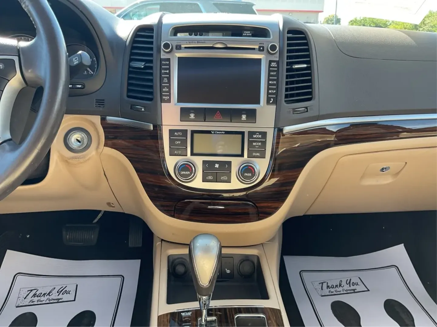 2012 Hyundai Santa Fe Limited V6 (5XYZK4AGXCG) with an 3.5L V-6 DOHC engine, located at 880 E. National Road, Vandalia, OH, 45377, (937) 908-9800, 39.891918, -84.183594 - **Adventure Awaits with This 2012 Hyundai Santa Fe Limited V6!**<br /> <br /> If you're in the market for a reliable SUV that effortlessly blends style, comfort, and capability, look no further than this stunning 2012 Hyundai Santa Fe Limited V6. Perfect for growing families, weekend adventures, or - Photo#12