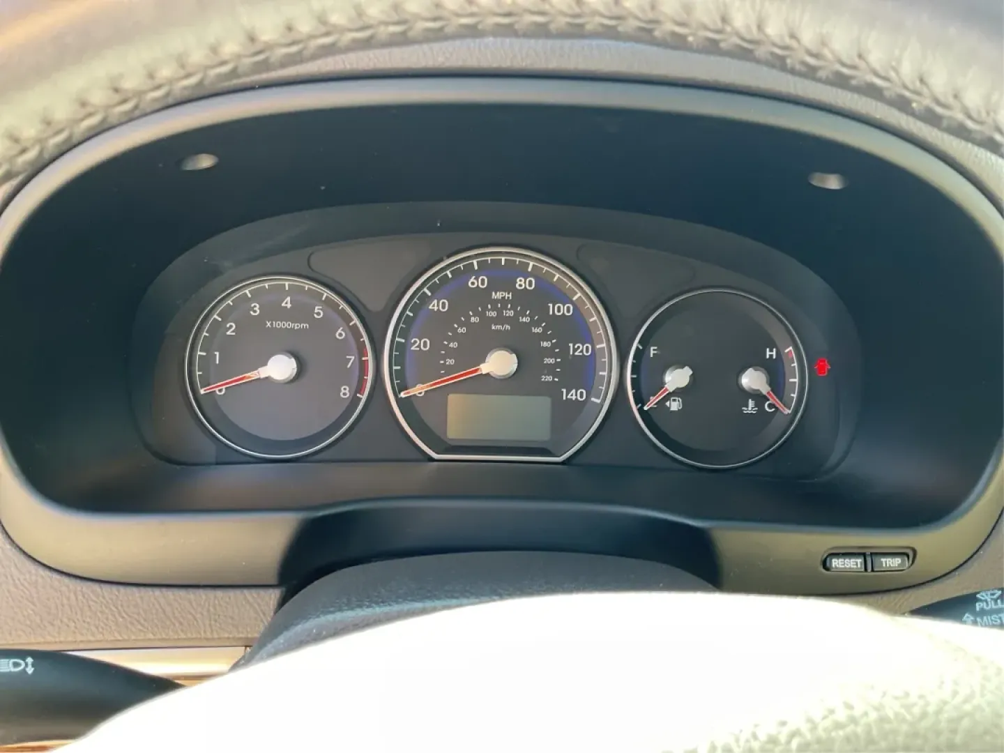 2012 Hyundai Santa Fe Limited V6 (5XYZK4AGXCG) with an 3.5L V-6 DOHC engine, located at 880 E. National Road, Vandalia, OH, 45377, (937) 908-9800, 39.891918, -84.183594 - **Adventure Awaits with This 2012 Hyundai Santa Fe Limited V6!**<br /> <br /> If you're in the market for a reliable SUV that effortlessly blends style, comfort, and capability, look no further than this stunning 2012 Hyundai Santa Fe Limited V6. Perfect for growing families, weekend adventures, or - Photo#14