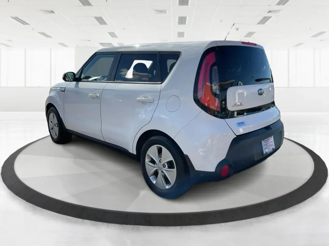 2015 Kia Soul Base (KNDJN2A21F7) with an Other engine, located at 1099 N County Rd 25A, Troy, OH, 45373, (937) 908-9800, 40.057079, -84.212883 - 2015 Kia Soul Base - Photo#4