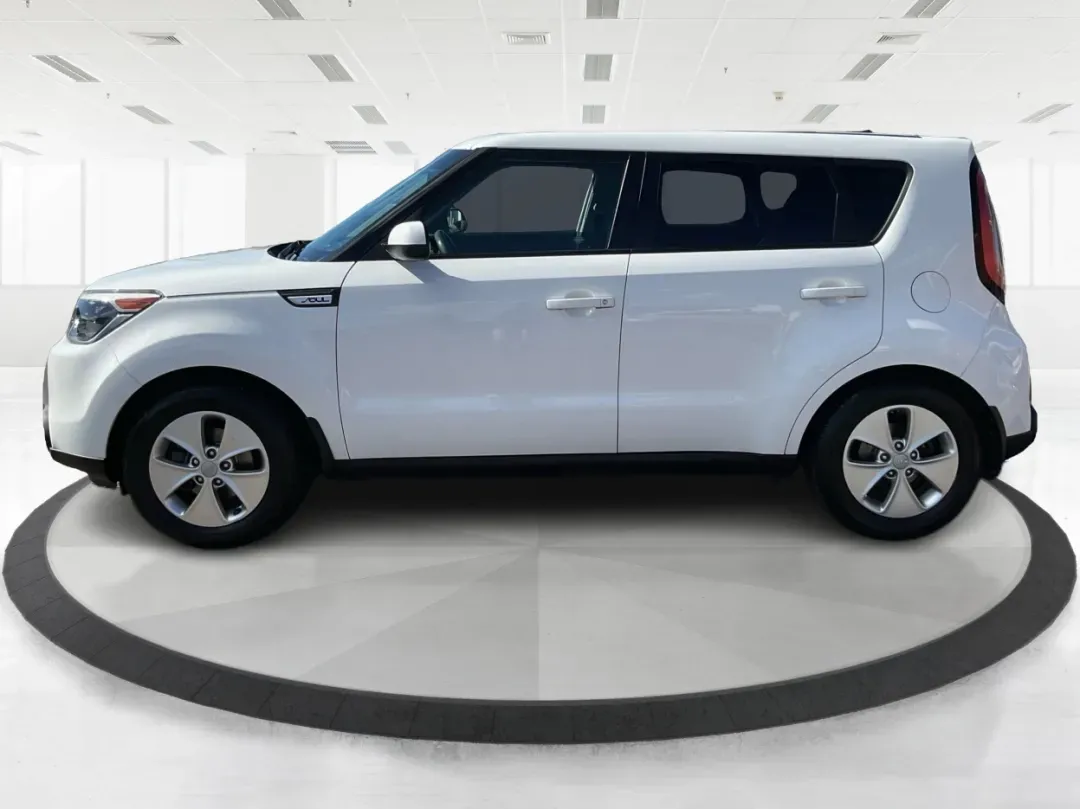 2015 Kia Soul Base (KNDJN2A21F7) with an Other engine, located at 1099 N County Rd 25A, Troy, OH, 45373, (937) 908-9800, 40.057079, -84.212883 - 2015 Kia Soul Base - Photo#5