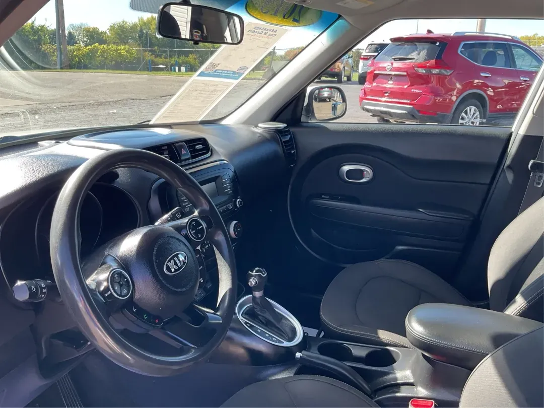 2015 Kia Soul Base (KNDJN2A21F7) with an Other engine, located at 1099 N County Rd 25A, Troy, OH, 45373, (937) 908-9800, 40.057079, -84.212883 - 2015 Kia Soul Base - Photo#9