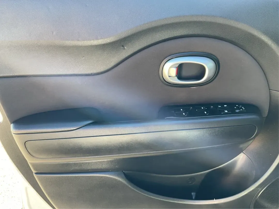 2015 Kia Soul Base (KNDJN2A21F7) with an Other engine, located at 1099 N County Rd 25A, Troy, OH, 45373, (937) 908-9800, 40.057079, -84.212883 - 2015 Kia Soul Base - Photo#17