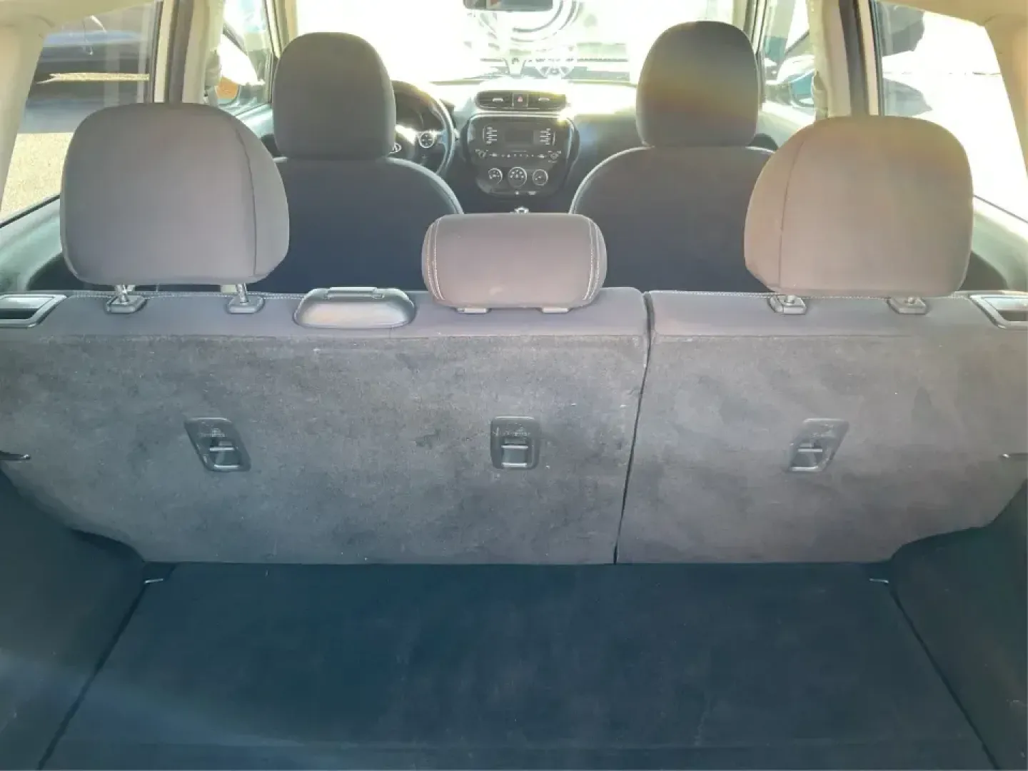 2015 Kia Soul Base (KNDJN2A21F7) with an 1.6L L4 DOHC 16V engine, Automatic transmission, located at 1230 East Main St, Xenia, OH, 45385, (937) 908-9800, 39.688026, -83.910172 - Are you ready to elevate your daily commute or embark on weekend adventures with ease? Look no further than the 2015 Kia Soul, a versatile compact vehicle that combines style, comfort, and functionality. Perfect for urban explorers, young professionals, and growing families alike, this car is equipp - Photo#12