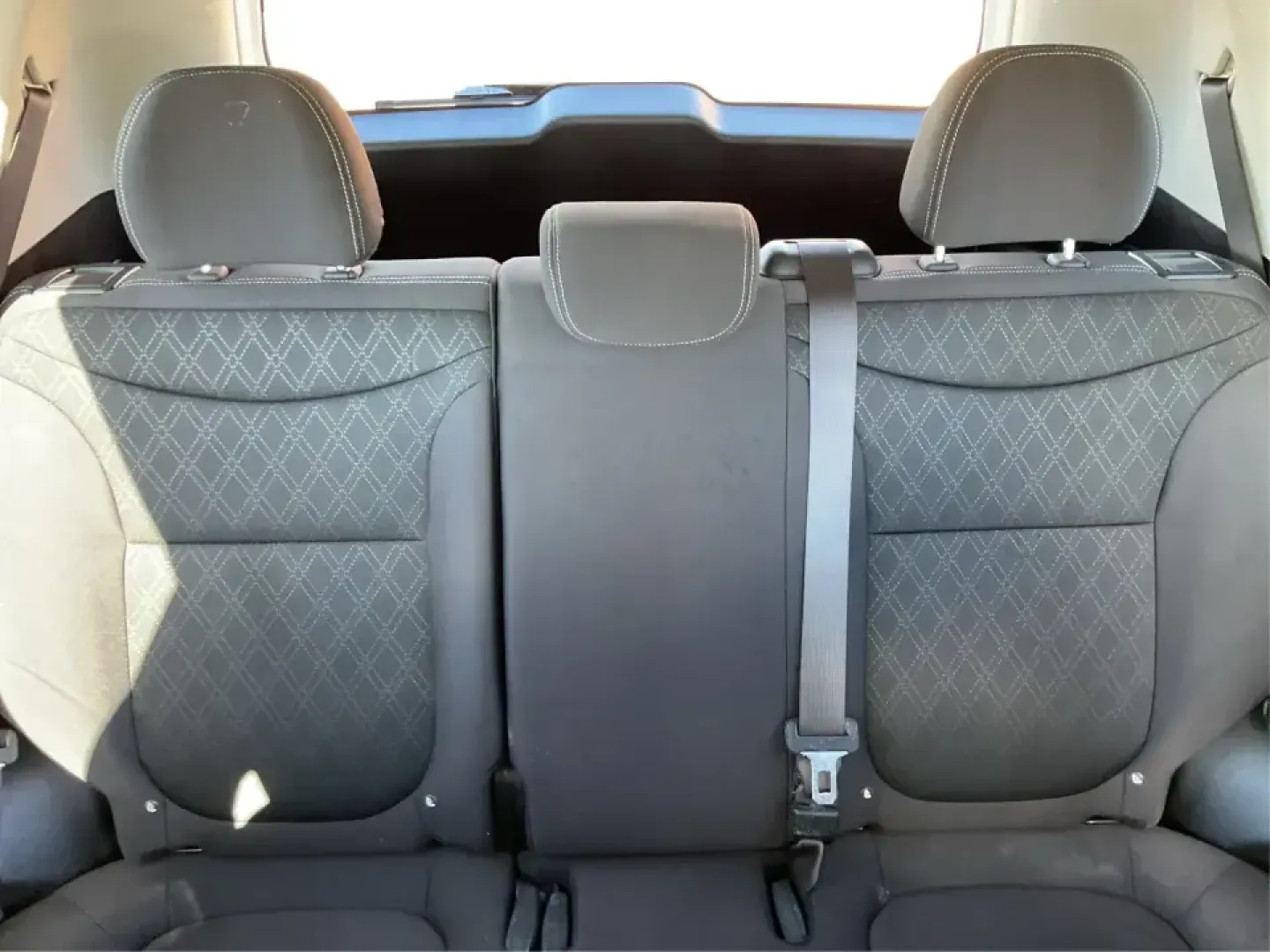 2015 Kia Soul Base (KNDJN2A21F7) with an 1.6L L4 DOHC 16V engine, Automatic transmission, located at 1230 East Main St, Xenia, OH, 45385, (937) 908-9800, 39.688026, -83.910172 - Are you ready to elevate your daily commute or embark on weekend adventures with ease? Look no further than the 2015 Kia Soul, a versatile compact vehicle that combines style, comfort, and functionality. Perfect for urban explorers, young professionals, and growing families alike, this car is equipp - Photo#14