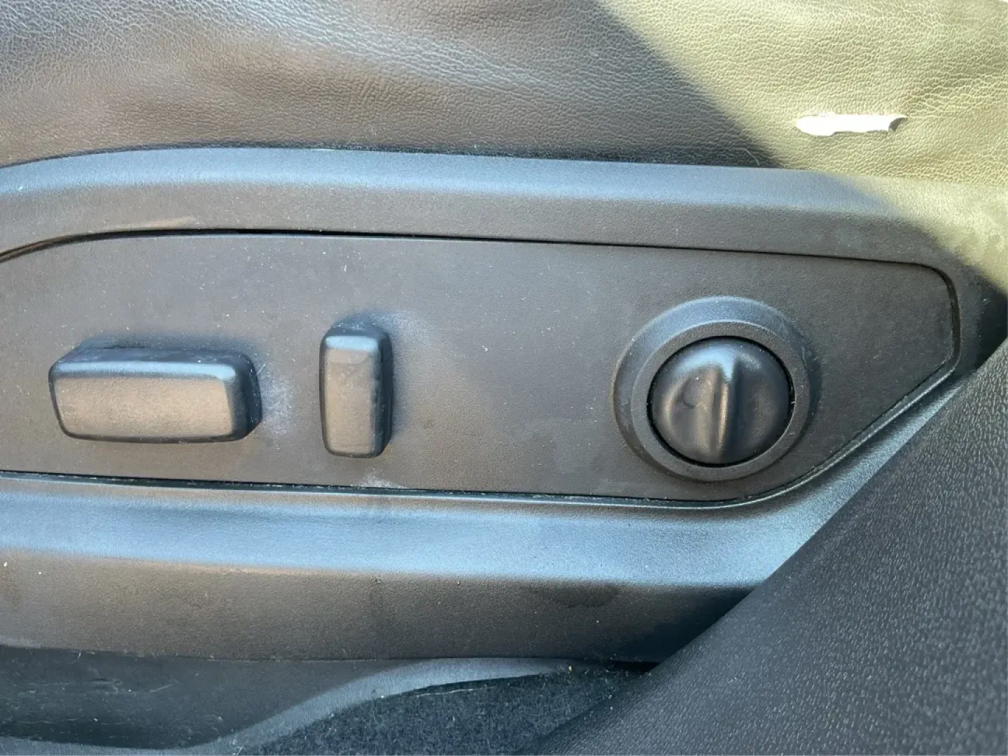 2016 Buick Enclave Leather (5GAKVBKDXGJ) with an 3.6L V-6 gasoline direct injection engine, located at 1099 N County Rd 25A, Troy, OH, 45373, (937) 908-9800, 40.057079, -84.212883 - **Adventure Awaits with the 2016 Buick Enclave Ideal for Families and Road Trips!**<br /> <br /> Are you ready to embark on your next family adventure or weekend getaway? The 2016 Buick Enclave is the perfect vehicle to meet all your needs, combining spaciousness, comfort, and advanced features to - Photo#18