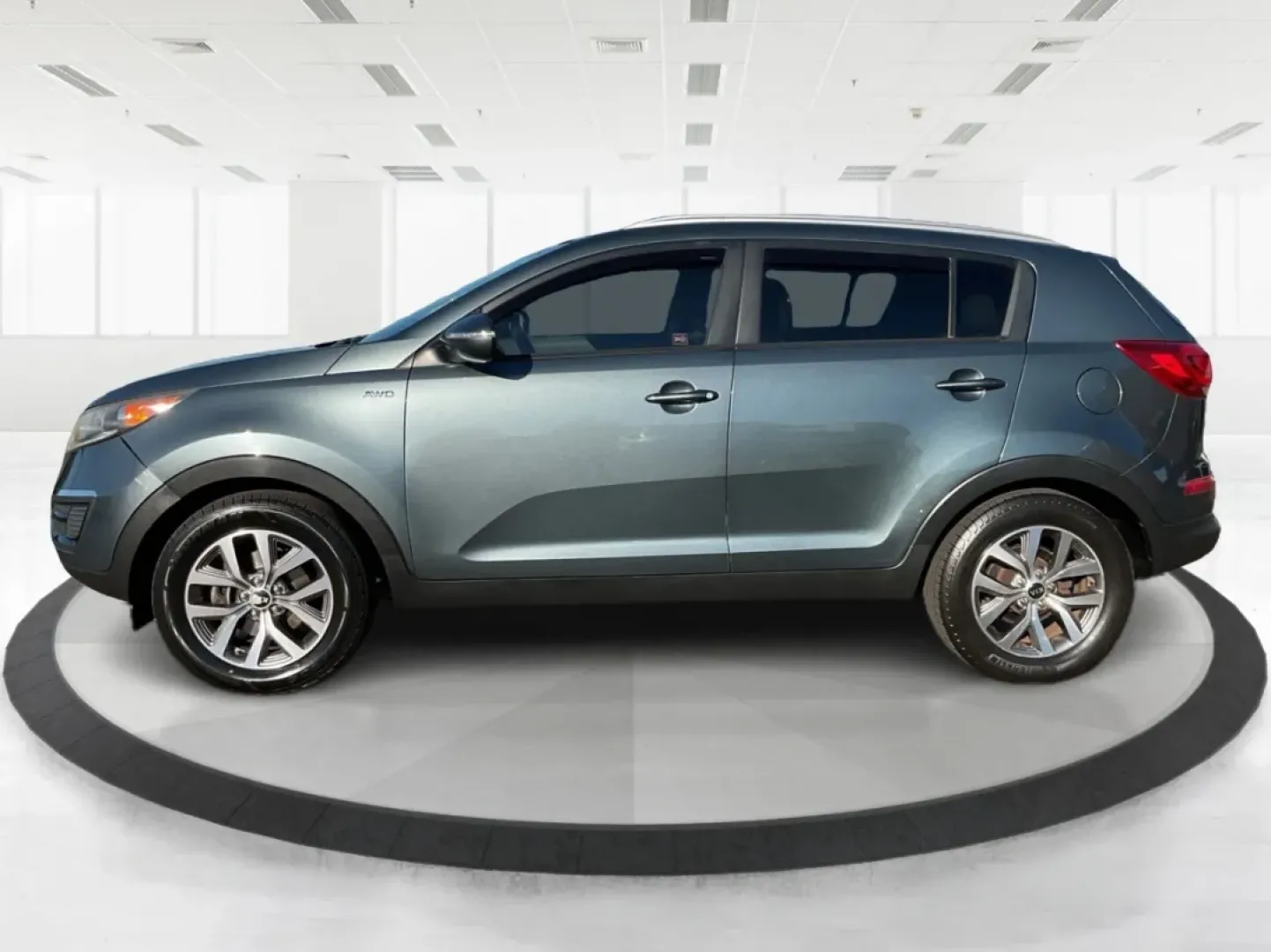 2014 Kia Sportage LX AWD (KNDPBCAC8E7) with an 2.4L V6 DOHC 24V engine, 6-Speed Automatic transmission, located at 4508 South Dixie Dr, Moraine, OH, 45439, (937) 908-9800, 39.689976, -84.218452 - **Adventure Awaits with the 2014 Kia Sportage LX AWD - Your Perfect Crossover Companion!**<br /> <br /> Imagine hitting the open road, whether you're embarking on a scenic weekend getaway or navigating through your daily commute. The 2014 Kia Sportage LX AWD is designed for those who crave versatili - Photo#5