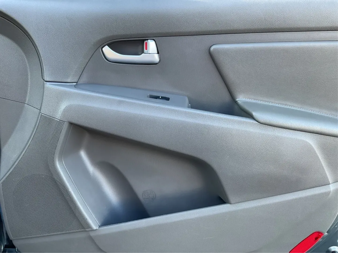 2014 Kia Sportage LX AWD (KNDPBCAC8E7) with an 2.4L V6 DOHC 24V engine, 6-Speed Automatic transmission, located at 4508 South Dixie Dr, Moraine, OH, 45439, (937) 908-9800, 39.689976, -84.218452 - **Adventure Awaits with the 2014 Kia Sportage LX AWD - Your Perfect Crossover Companion!**<br /> <br /> Imagine hitting the open road, whether you're embarking on a scenic weekend getaway or navigating through your daily commute. The 2014 Kia Sportage LX AWD is designed for those who crave versatili - Photo#18