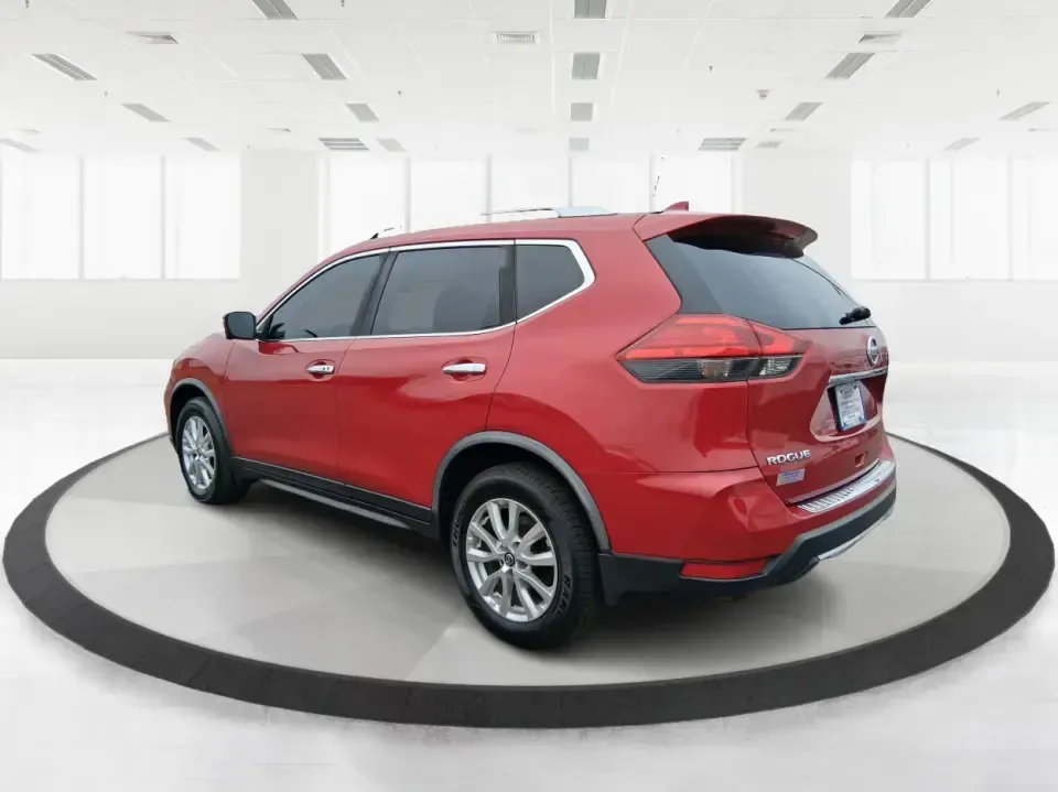 2017 Nissan Rogue SV (JN8AT2MV6HW) with an 2.5L I-4 DOHC engine, CVT transmission, located at 1230 East Main St, Xenia, OH, 45385, (937) 908-9800, 39.688026, -83.910172 - Are you searching for the perfect vehicle to enhance your daily adventures? Look no further! This 2017 Nissan Rogue SV is the ideal SUV for those who crave versatility and comfort, making it a fantastic choice for growing families, weekend warriors, and daily commuters alike. With its spacious inter - Photo#3