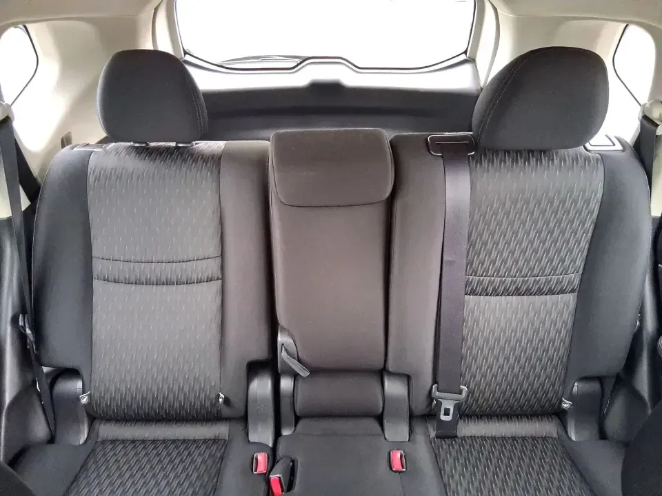 2017 Nissan Rogue SV (JN8AT2MV6HW) with an 2.5L I-4 DOHC engine, CVT transmission, located at 1230 East Main St, Xenia, OH, 45385, (937) 908-9800, 39.688026, -83.910172 - Are you searching for the perfect vehicle to enhance your daily adventures? Look no further! This 2017 Nissan Rogue SV is the ideal SUV for those who crave versatility and comfort, making it a fantastic choice for growing families, weekend warriors, and daily commuters alike. With its spacious inter - Photo#13