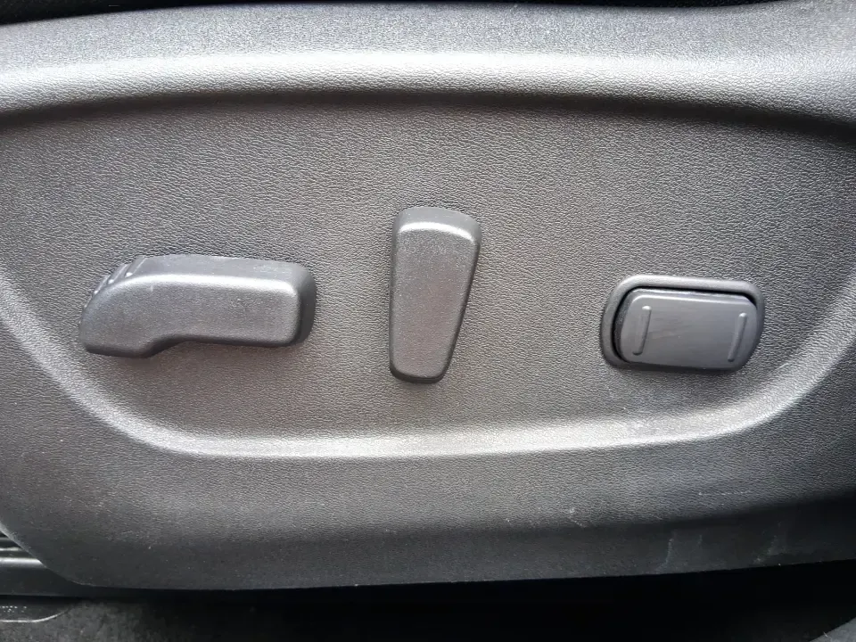 2017 Nissan Rogue SV (JN8AT2MV6HW) with an 2.5L I-4 DOHC engine, CVT transmission, located at 1230 East Main St, Xenia, OH, 45385, (937) 908-9800, 39.688026, -83.910172 - Are you searching for the perfect vehicle to enhance your daily adventures? Look no further! This 2017 Nissan Rogue SV is the ideal SUV for those who crave versatility and comfort, making it a fantastic choice for growing families, weekend warriors, and daily commuters alike. With its spacious inter - Photo#16