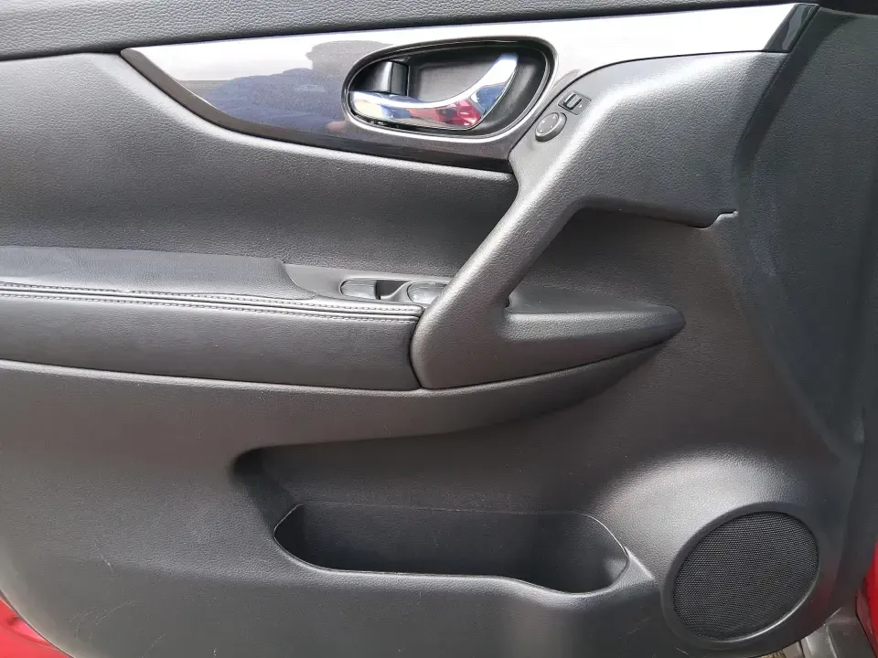 2017 Nissan Rogue SV (JN8AT2MV6HW) with an 2.5L I-4 DOHC engine, CVT transmission, located at 1230 East Main St, Xenia, OH, 45385, (937) 908-9800, 39.688026, -83.910172 - Are you searching for the perfect vehicle to enhance your daily adventures? Look no further! This 2017 Nissan Rogue SV is the ideal SUV for those who crave versatility and comfort, making it a fantastic choice for growing families, weekend warriors, and daily commuters alike. With its spacious inter - Photo#17