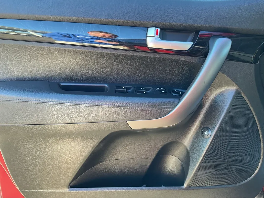 2015 Kia Sorento LX (5XYKTCA66FG) with an 2.4L I-4 gasoline direct injection engine, located at 1951 S Dayton Lakeview Rd., New Carlisle, OH, 45344, (937) 908-9800, 39.890999, -84.050255 - **Adventure Awaits with the 2015 Kia Sorento LX from Advantage Car and Credit!**<br /> <br /> Are you ready to elevate your family outings or embark on unforgettable weekend adventures? Look no further than this stunning **2015 Kia Sorento LX**! With its striking Remington Red Metallic exterior and - Photo#17