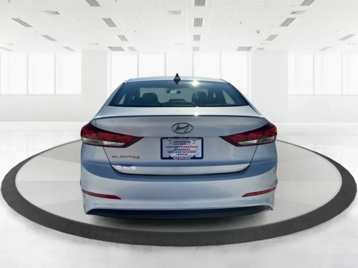 2017 Hyundai Elantra SE (5NPD84LF2HH) with an Nu 2L I-4 DOHC engine, 6A transmission, located at 1230 East Main St, Xenia, OH, 45385, (937) 908-9800, 39.688026, -83.910172 - Discover your next adventure with the 2017 Hyundai Elantra SE, available now at Advantage Car and Credit - Piqua! This stylish sedan is perfect for budget-conscious buyers looking for a reliable vehicle that effortlessly blends comfort, performance, and technology. Whether you're commuting to work, - Photo#3