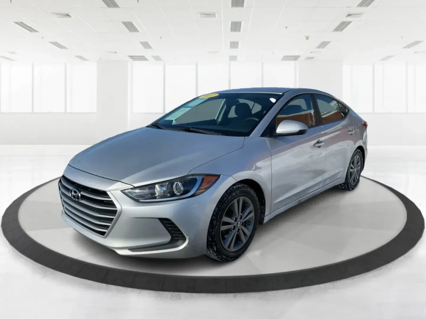 2017 Hyundai Elantra SE (5NPD84LF2HH) with an Nu 2L I-4 DOHC engine, 6A transmission, located at 1230 East Main St, Xenia, OH, 45385, (937) 908-9800, 39.688026, -83.910172 - Discover your next adventure with the 2017 Hyundai Elantra SE, available now at Advantage Car and Credit - Piqua! This stylish sedan is perfect for budget-conscious buyers looking for a reliable vehicle that effortlessly blends comfort, performance, and technology. Whether you're commuting to work, - Photo#8