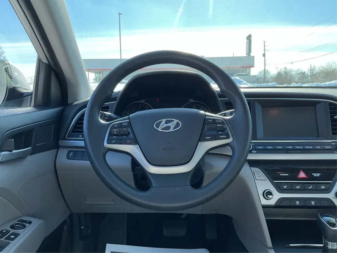 2017 Hyundai Elantra SE (5NPD84LF2HH) with an Nu 2L I-4 DOHC engine, located at 1230 East Main St, Xenia, OH, 45385, (937) 908-9800, 39.688026, -83.910172 - Discover your next adventure with the 2017 Hyundai Elantra SE, available now at Advantage Car and Credit - Piqua! This stylish sedan is perfect for budget-conscious buyers looking for a reliable vehicle that effortlessly blends comfort, performance, and technology. Whether you're commuting to work, - Photo#16