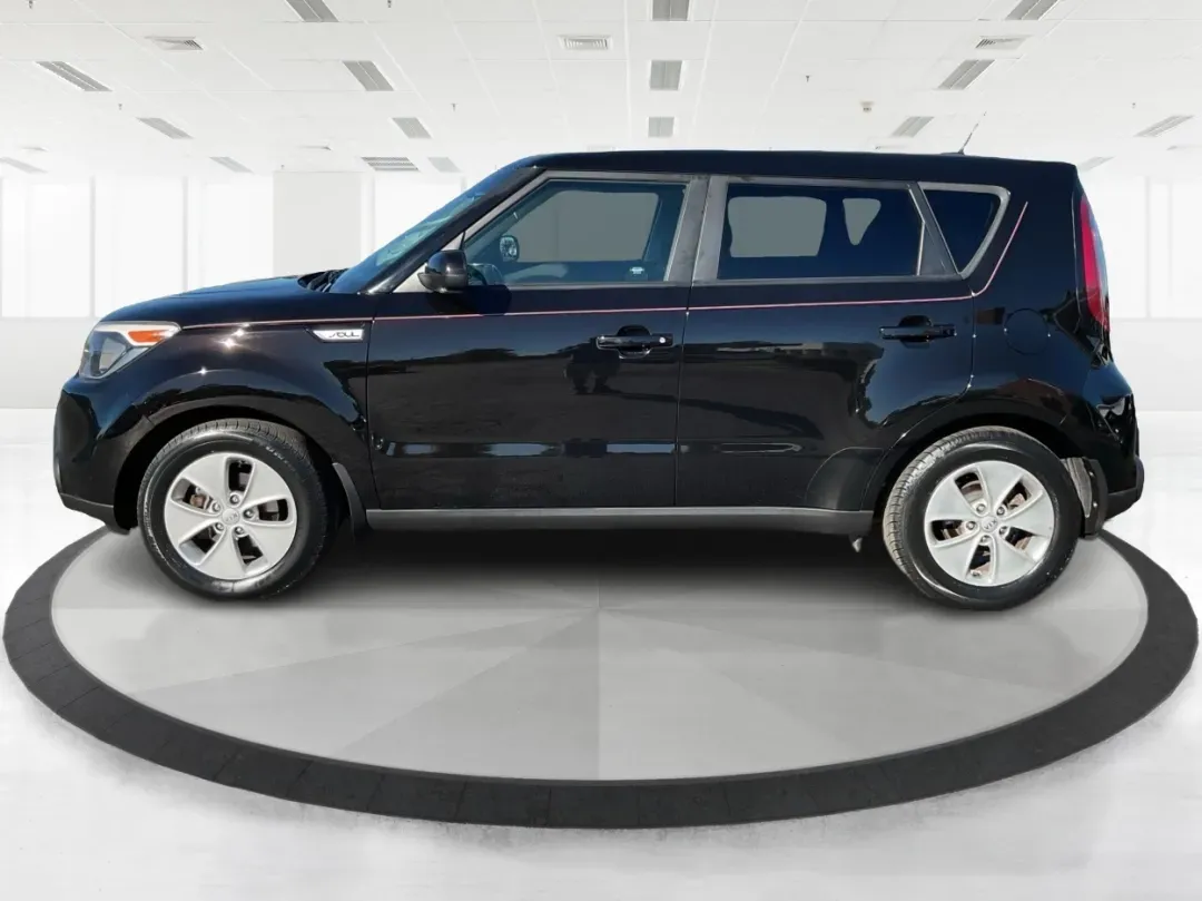 2015 Kia Soul Base (KNDJN2A22F7) with an Other engine, Auto transmission, located at 1184 Kauffman Ave, Fairborn, OH, 45324, (937) 908-9800, 39.807072, -84.030914 - 2015 Kia Soul Base - Photo#5