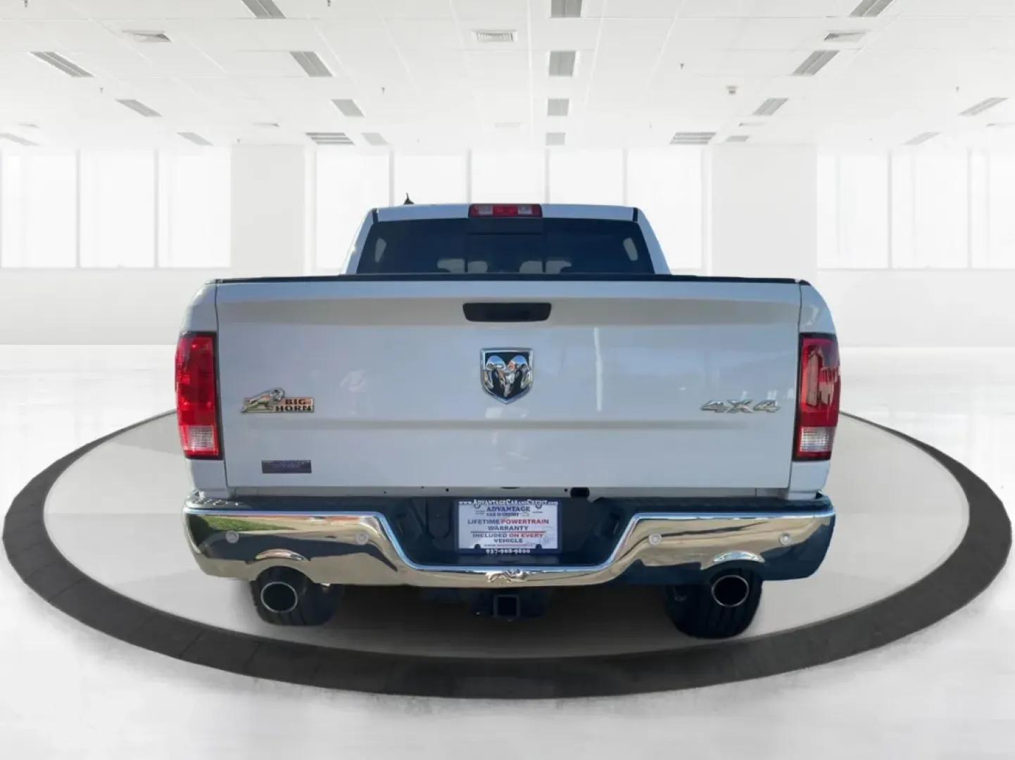 2019 Ram 1500 Big Horn Crew Cab 4x4 5'7 Box (1C6RR7LT9KS) with an HEMI 5.7L V-8 variable valve control engine, located at 8750 N County Rd 25A, Piqua, OH, 45356, (937) 908-9800, 40.164391, -84.232513 - **Elevate Your Adventures with the 2019 Ram 1500 Big Horn Crew Cab!** <br /> <br /> Are you ready to take on the world with a vehicle that perfectly balances work and play? The 2019 Ram 1500 Big Horn Crew Cab is the ultimate truck for those who crave both functionality and style. Whether you're load - Photo#3