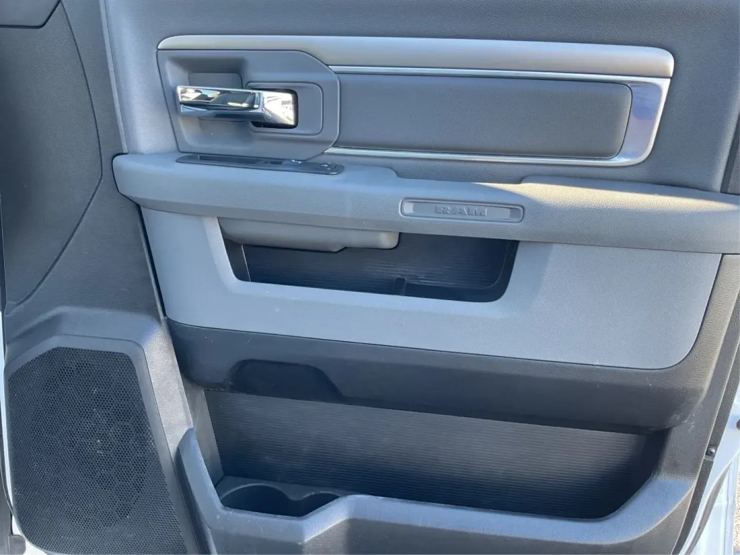 2019 Ram 1500 Big Horn Crew Cab 4x4 5'7 Box (1C6RR7LT9KS) with an HEMI 5.7L V-8 variable valve control engine, located at 8750 N County Rd 25A, Piqua, OH, 45356, (937) 908-9800, 40.164391, -84.232513 - **Elevate Your Adventures with the 2019 Ram 1500 Big Horn Crew Cab!** <br /> <br /> Are you ready to take on the world with a vehicle that perfectly balances work and play? The 2019 Ram 1500 Big Horn Crew Cab is the ultimate truck for those who crave both functionality and style. Whether you're load - Photo#19