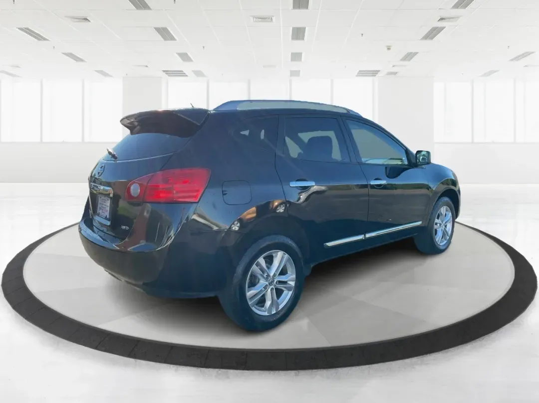 2015 Nissan Rogue S (JN8AS5MV2FW) with an 2.5L I-4 DOHC engine, located at 1184 Kauffman Ave, Fairborn, OH, 45324, (937) 908-9800, 39.807072, -84.030914 - Are you ready to elevate your daily commute or embark on spontaneous weekend getaways? The 2015 Nissan Rogue, available at Advantage Car and Credit in Troy, OH, is the perfect SUV for those who crave versatility and style. With its all-wheel drive and spacious interior, this vehicle is not just a mo - Photo#2