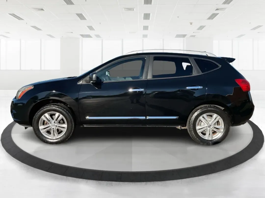 2015 Nissan Rogue S (JN8AS5MV2FW) with an 2.5L I-4 DOHC engine, located at 1184 Kauffman Ave, Fairborn, OH, 45324, (937) 908-9800, 39.807072, -84.030914 - Are you ready to elevate your daily commute or embark on spontaneous weekend getaways? The 2015 Nissan Rogue, available at Advantage Car and Credit in Troy, OH, is the perfect SUV for those who crave versatility and style. With its all-wheel drive and spacious interior, this vehicle is not just a mo - Photo#5