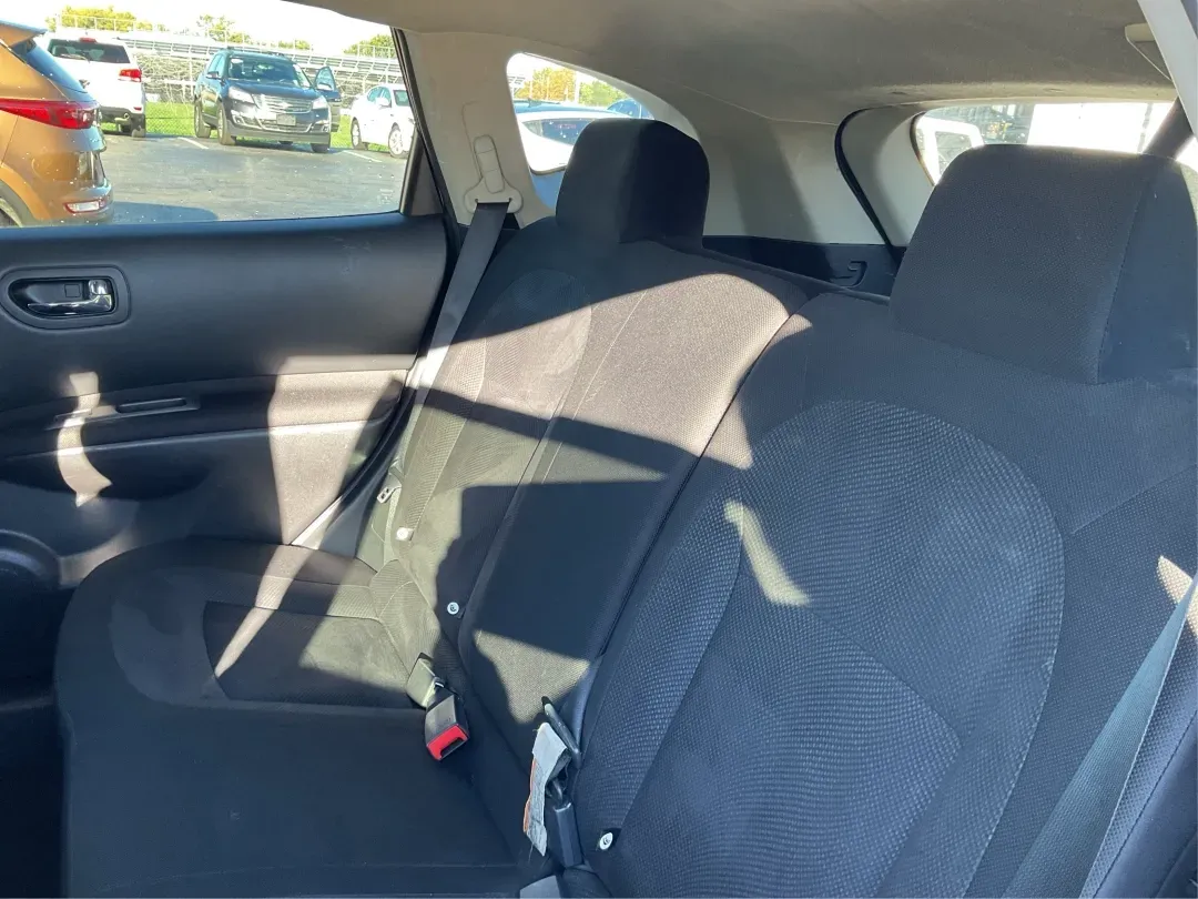 2015 Nissan Rogue S (JN8AS5MV2FW) with an 2.5L I-4 DOHC engine, located at 1184 Kauffman Ave, Fairborn, OH, 45324, (937) 908-9800, 39.807072, -84.030914 - Are you ready to elevate your daily commute or embark on spontaneous weekend getaways? The 2015 Nissan Rogue, available at Advantage Car and Credit in Troy, OH, is the perfect SUV for those who crave versatility and style. With its all-wheel drive and spacious interior, this vehicle is not just a mo - Photo#10