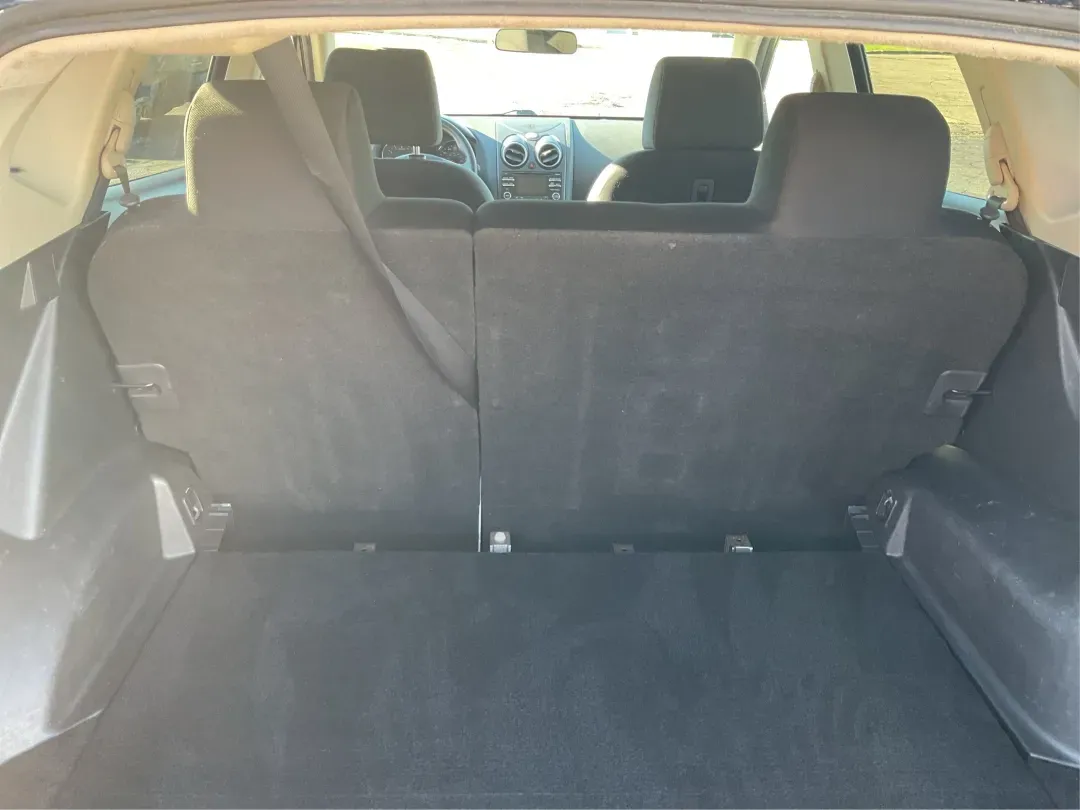 2015 Nissan Rogue S (JN8AS5MV2FW) with an 2.5L I-4 DOHC engine, located at 1184 Kauffman Ave, Fairborn, OH, 45324, (937) 908-9800, 39.807072, -84.030914 - Are you ready to elevate your daily commute or embark on spontaneous weekend getaways? The 2015 Nissan Rogue, available at Advantage Car and Credit in Troy, OH, is the perfect SUV for those who crave versatility and style. With its all-wheel drive and spacious interior, this vehicle is not just a mo - Photo#12