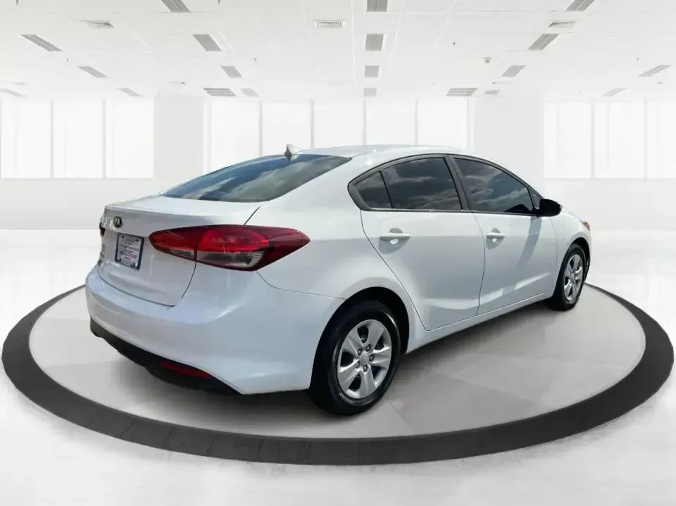 2018 Kia Forte LX (3KPFK4A73JE) with an 2L I-4 DOHC engine, 6M transmission, located at 1099 N County Rd 25A, Troy, OH, 45373, (937) 908-9800, 40.057079, -84.212883 - Discover a world of convenience and comfort with the 2018 Kia Forte LX, an ideal sedan for budget-conscious buyers and those seeking reliable transportation in Piqua, OH. Whether you're navigating the bustling streets of downtown or taking a scenic drive along the Great Miami River, this versatile v - Photo#2