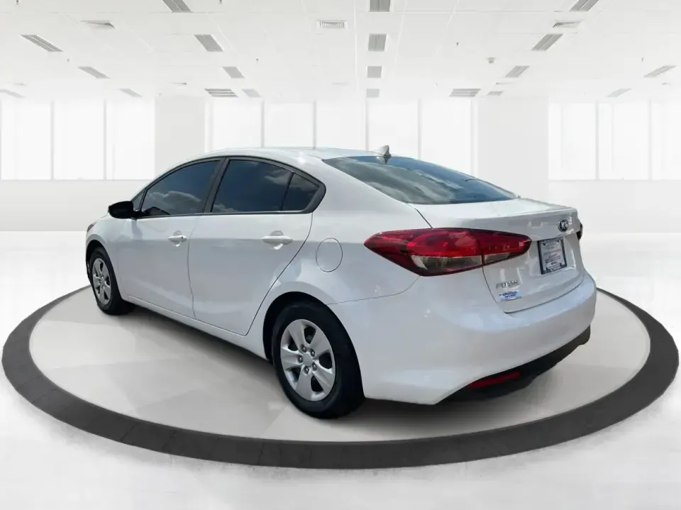 2018 Kia Forte LX (3KPFK4A73JE) with an 2L I-4 DOHC engine, 6M transmission, located at 1099 N County Rd 25A, Troy, OH, 45373, (937) 908-9800, 40.057079, -84.212883 - Discover a world of convenience and comfort with the 2018 Kia Forte LX, an ideal sedan for budget-conscious buyers and those seeking reliable transportation in Piqua, OH. Whether you're navigating the bustling streets of downtown or taking a scenic drive along the Great Miami River, this versatile v - Photo#4