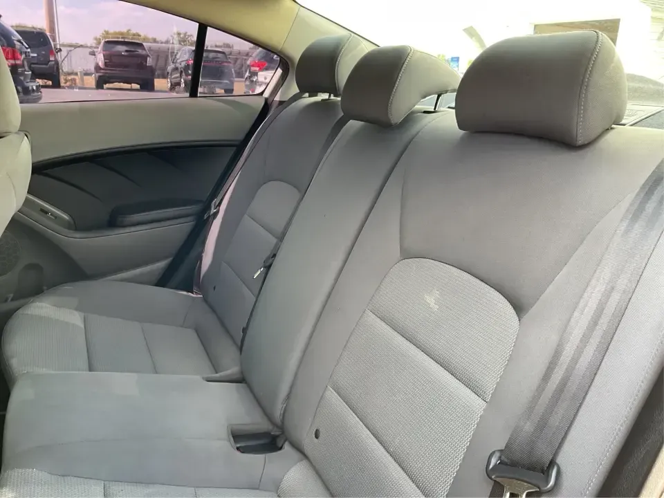 2018 Kia Forte LX (3KPFK4A73JE) with an 2L I-4 DOHC engine, 6M transmission, located at 1099 N County Rd 25A, Troy, OH, 45373, (937) 908-9800, 40.057079, -84.212883 - Discover a world of convenience and comfort with the 2018 Kia Forte LX, an ideal sedan for budget-conscious buyers and those seeking reliable transportation in Piqua, OH. Whether you're navigating the bustling streets of downtown or taking a scenic drive along the Great Miami River, this versatile v - Photo#10