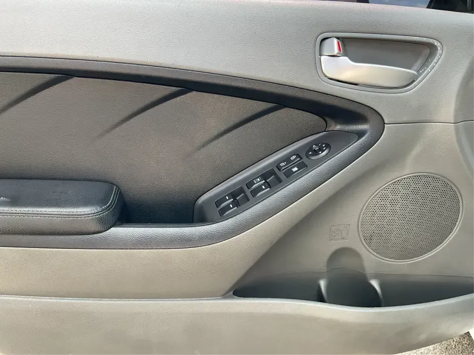 2018 Kia Forte LX (3KPFK4A73JE) with an 2L I-4 DOHC engine, 6M transmission, located at 1099 N County Rd 25A, Troy, OH, 45373, (937) 908-9800, 40.057079, -84.212883 - Discover a world of convenience and comfort with the 2018 Kia Forte LX, an ideal sedan for budget-conscious buyers and those seeking reliable transportation in Piqua, OH. Whether you're navigating the bustling streets of downtown or taking a scenic drive along the Great Miami River, this versatile v - Photo#17