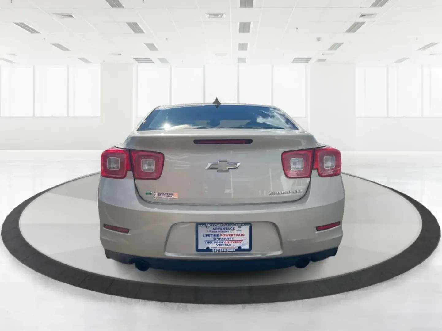 2016 Chevrolet Malibu Limited LTZ (1G11E5SAXGF) with an 2.5L I-4 gasoline direct injection engine, located at 401 Woodman Dr, Riverside, OH, 45431, (937) 908-9800, 39.760899, -84.123421 - **Unleash Your Daily Drive with the 2016 Chevrolet Malibu Limited LTZ at Advantage Car and Credit - Riverside! Perfect for Commuters and Families Alike!**<br /> <br /> Are you in the market for a reliable sedan that combines style, comfort, and technology? Look no further! The 2016 Chevrolet Malibu - Photo#3