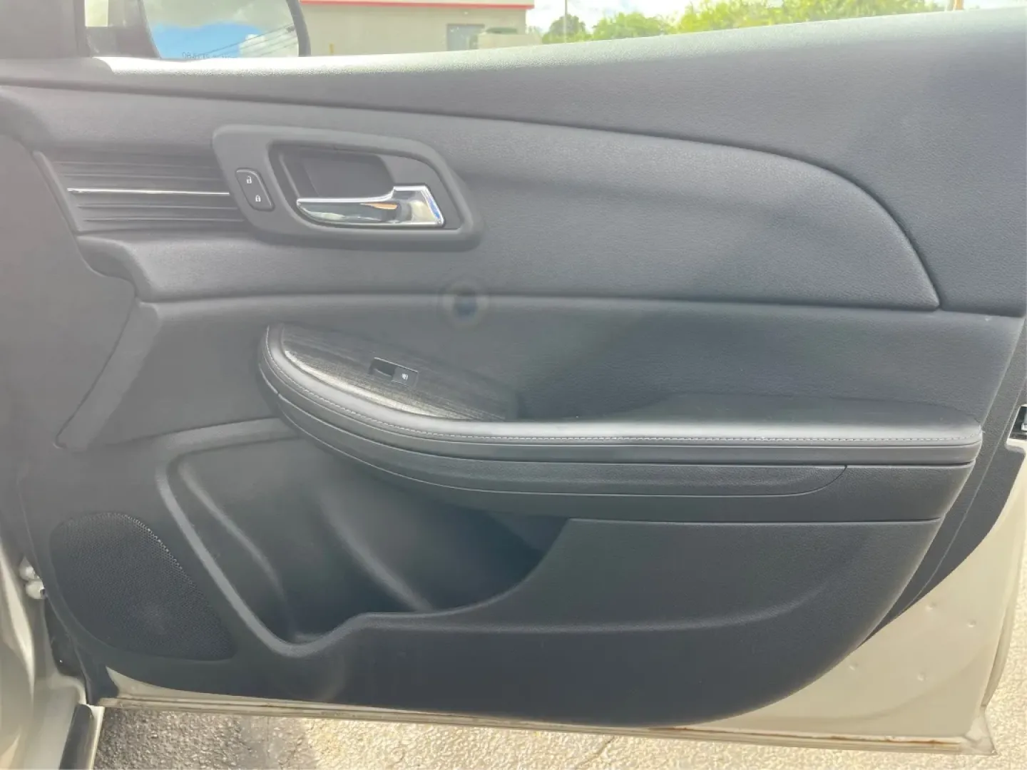 2016 Chevrolet Malibu Limited LTZ (1G11E5SAXGF) with an 2.5L I-4 gasoline direct injection engine, located at 401 Woodman Dr, Riverside, OH, 45431, (937) 908-9800, 39.760899, -84.123421 - **Unleash Your Daily Drive with the 2016 Chevrolet Malibu Limited LTZ at Advantage Car and Credit - Riverside! Perfect for Commuters and Families Alike!**<br /> <br /> Are you in the market for a reliable sedan that combines style, comfort, and technology? Look no further! The 2016 Chevrolet Malibu - Photo#20