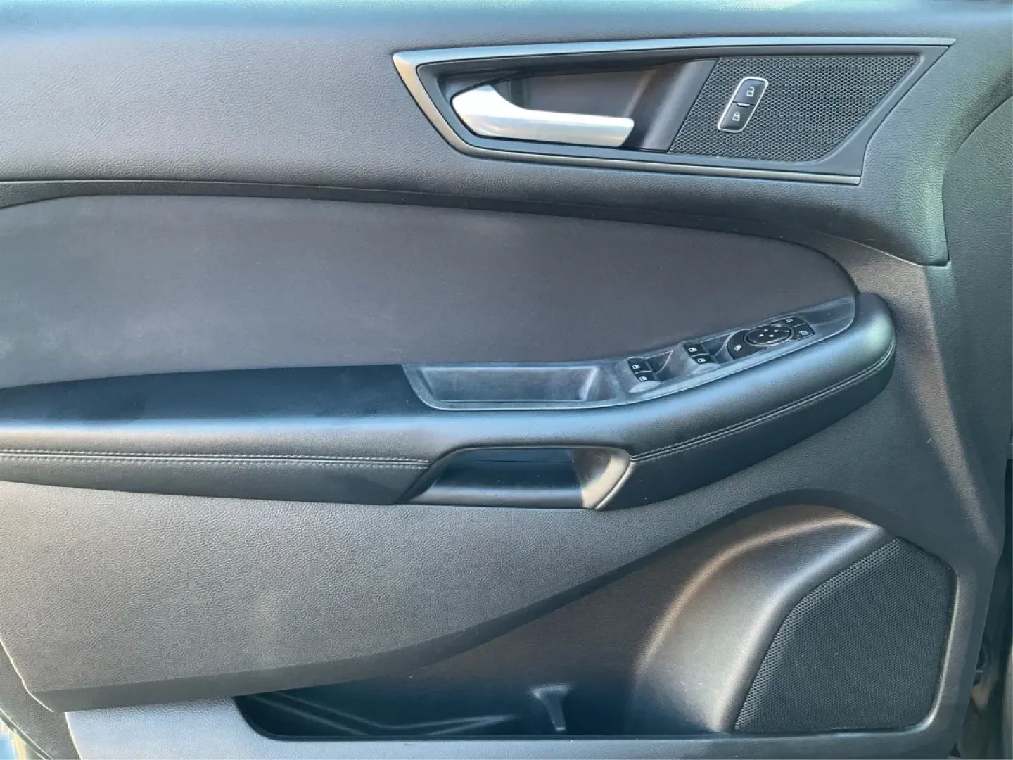 2015 Ford Edge SE (2FMTK4G93FB) with an Other engine, located at 1230 East Main St, Xenia, OH, 45385, (937) 908-9800, 39.688026, -83.910172 - **Discover Adventure with the 2015 Ford Edge SE at Advantage Car and Credit - Xenia, OH!**<br /> <br /> Are you ready to elevate your lifestyle? Whether you're commuting to work, shuttling the kids to school, or planning weekend adventures, the 2015 Ford Edge SE is the perfect companion for all your - Photo#18