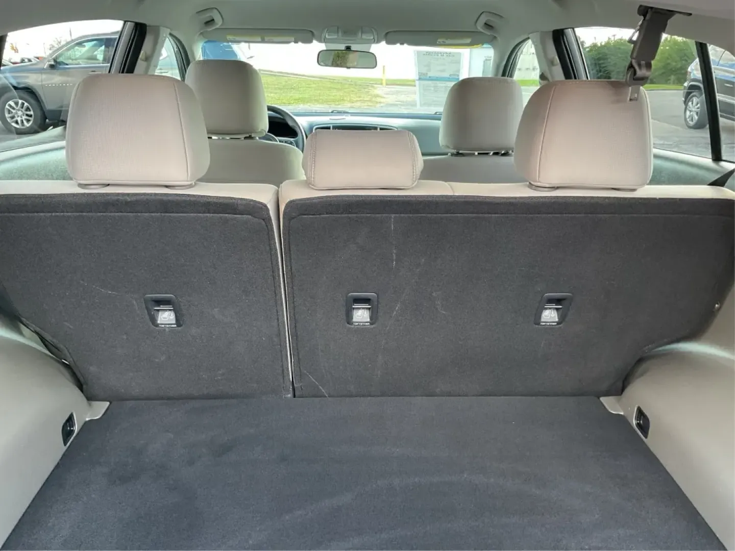 2017 Kia Sportage LX (KNDPM3AC5H7) with an Theta II 2.4L I-4 gasoline direct injection engine, located at 880 E. National Road, Vandalia, OH, 45377, (937) 908-9800, 39.891918, -84.183594 - **Discover Your Next Adventure with the 2017 Kia Sportage LX at Advantage Car and Credit - Vandalia!**<br /> <br /> Are you in the market for a reliable, stylish vehicle that suits your active lifestyle? Look no further than the 2017 Kia Sportage LX! This crossover SUV is not only great for weekend - Photo#12