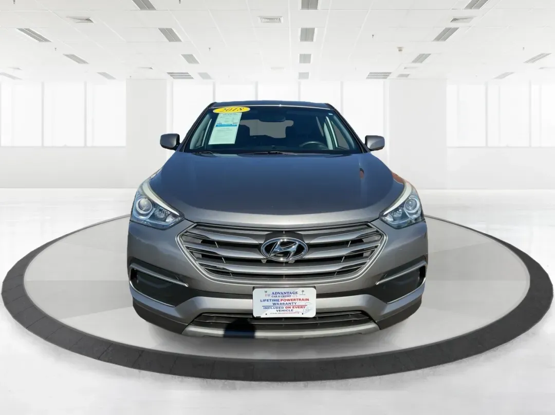 2018 Hyundai Santa Fe 2.4L (5XYZT3LB6JG) with an Theta II 2.4L I-4 gasoline direct injection engine, located at 4508 South Dixie Dr, Moraine, OH, 45439, (937) 908-9800, 39.689976, -84.218452 - Elevate your family adventures and daily commutes with the remarkable 2018 Hyundai Santa Fe, now available at Advantage Car and Credit - Moraine. This SUV is designed to seamlessly fit into your lifestyle, whether you're navigating busy streets, embarking on weekend getaways, or tackling the challen - Photo#7